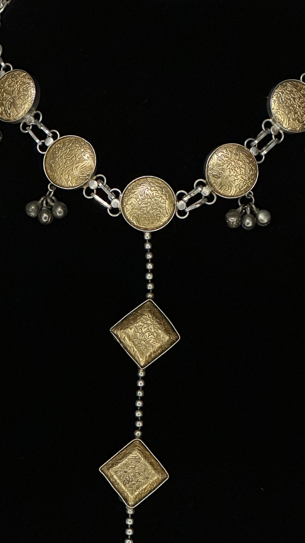 Choker with studs