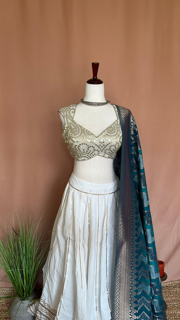 Off white 10 m flare skirt for garba with Dupatta