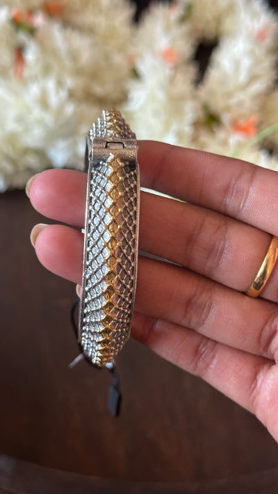 Dual tone kada