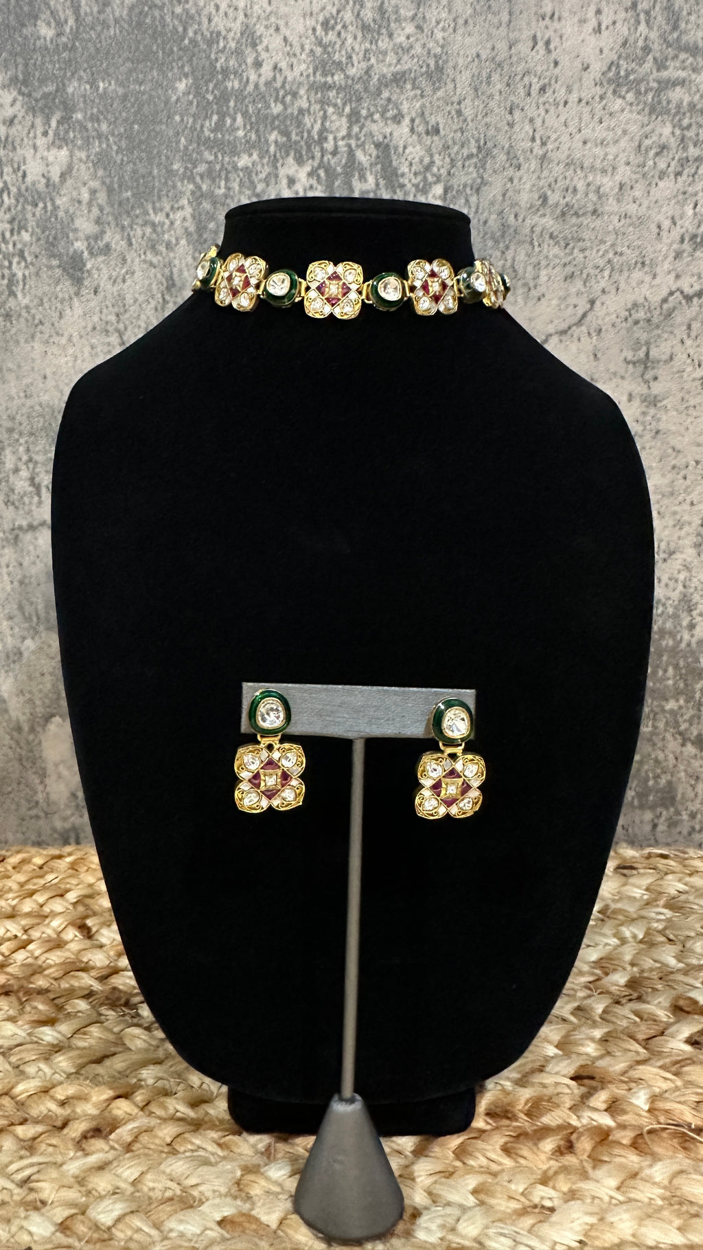 Choker with kundan and meenakari work and stud