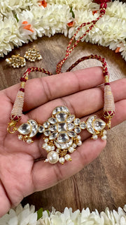 White colcor kundan choker with earring