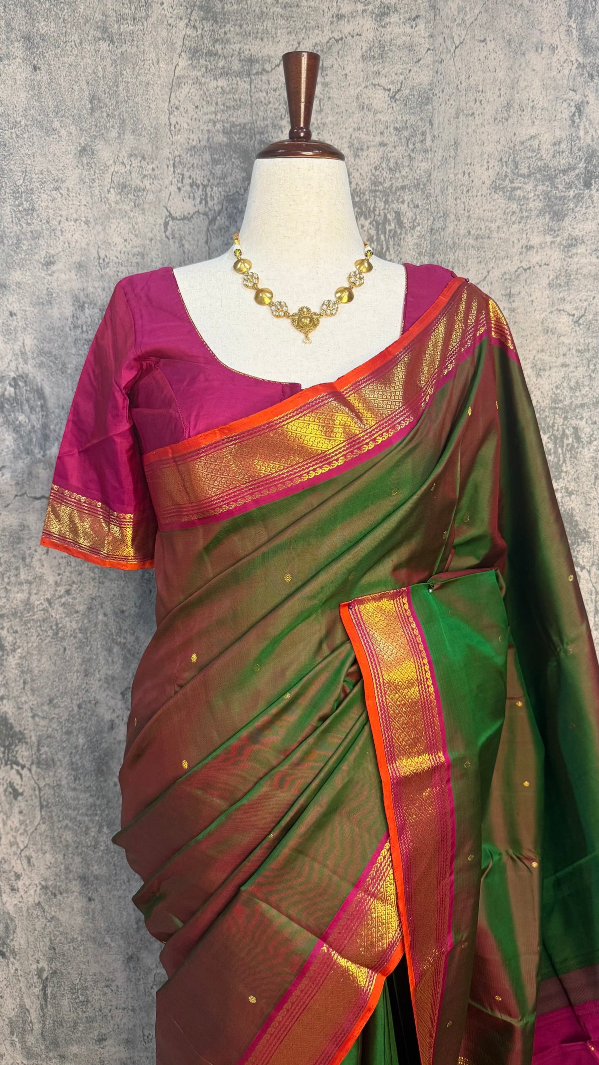 Handloom Double shaded green kanchivaram pure silk saree with pink border
