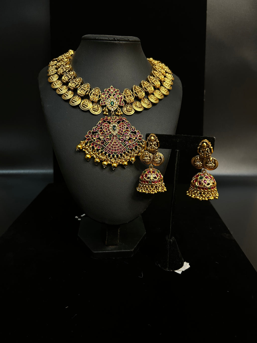 Necklace with pendent and jhumka