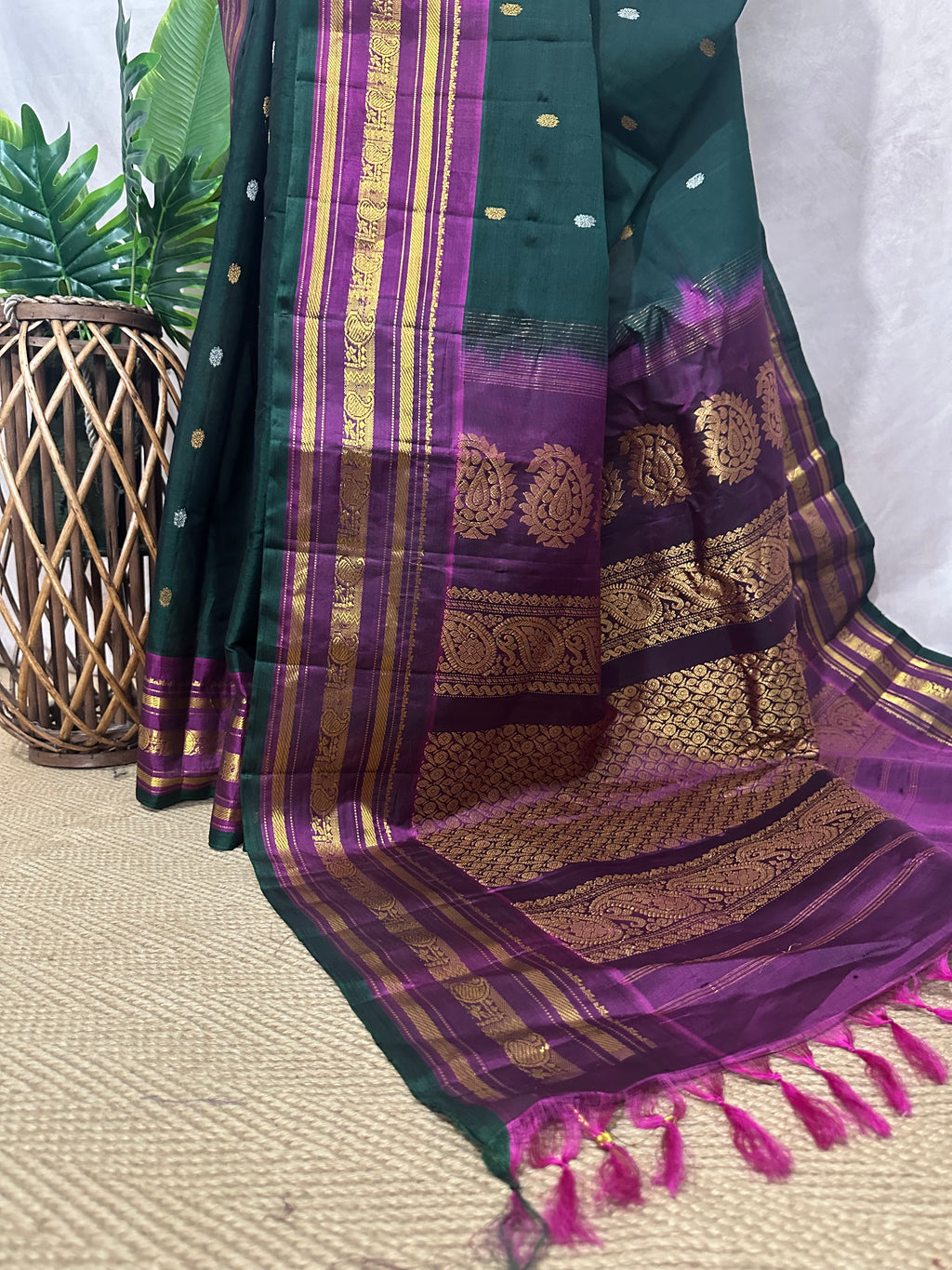 Handloom pure silk cotton green gadwal silk saree with stitched blouse
