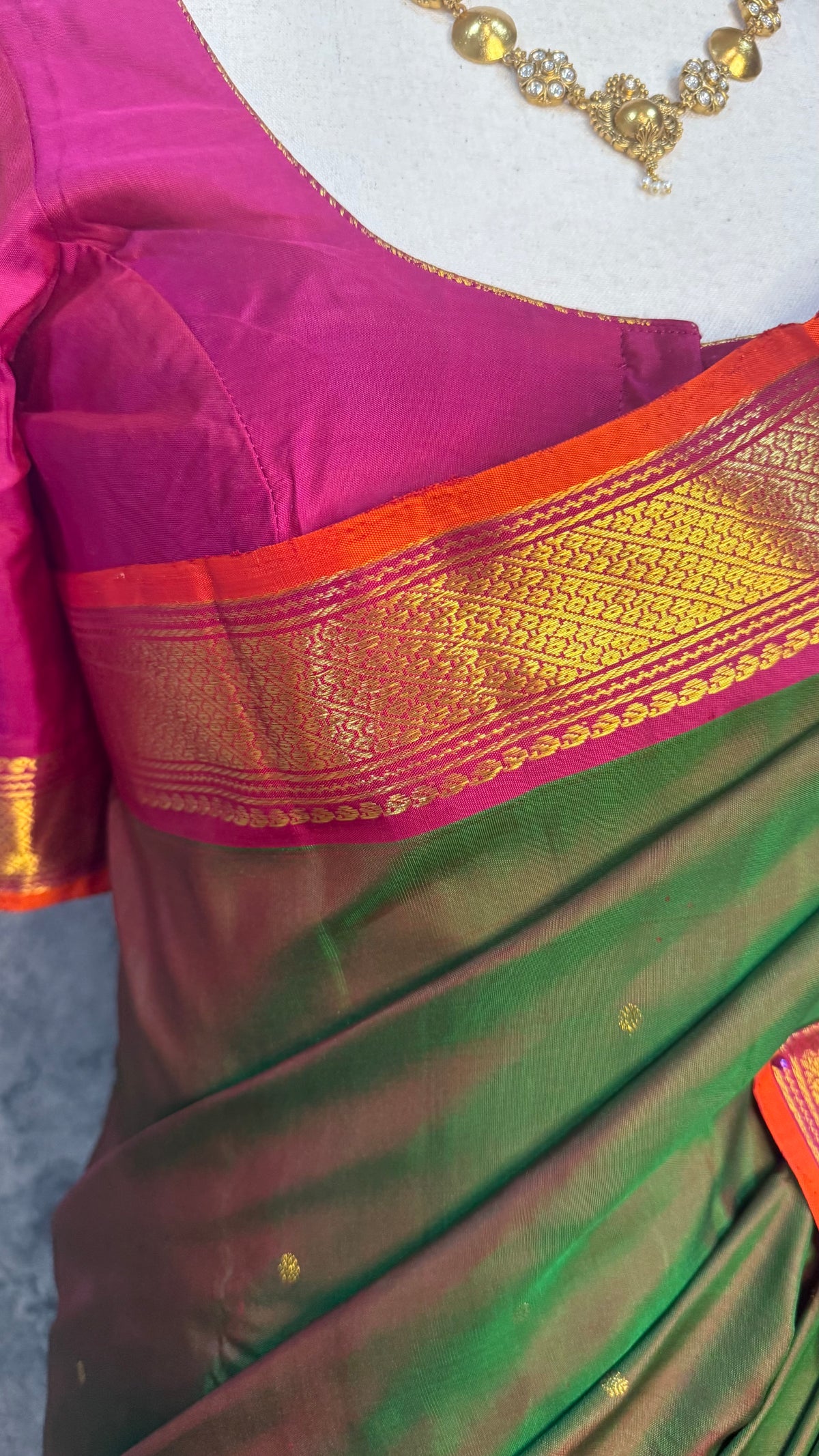 Handloom Double shaded green kanchivaram pure silk saree with pink border