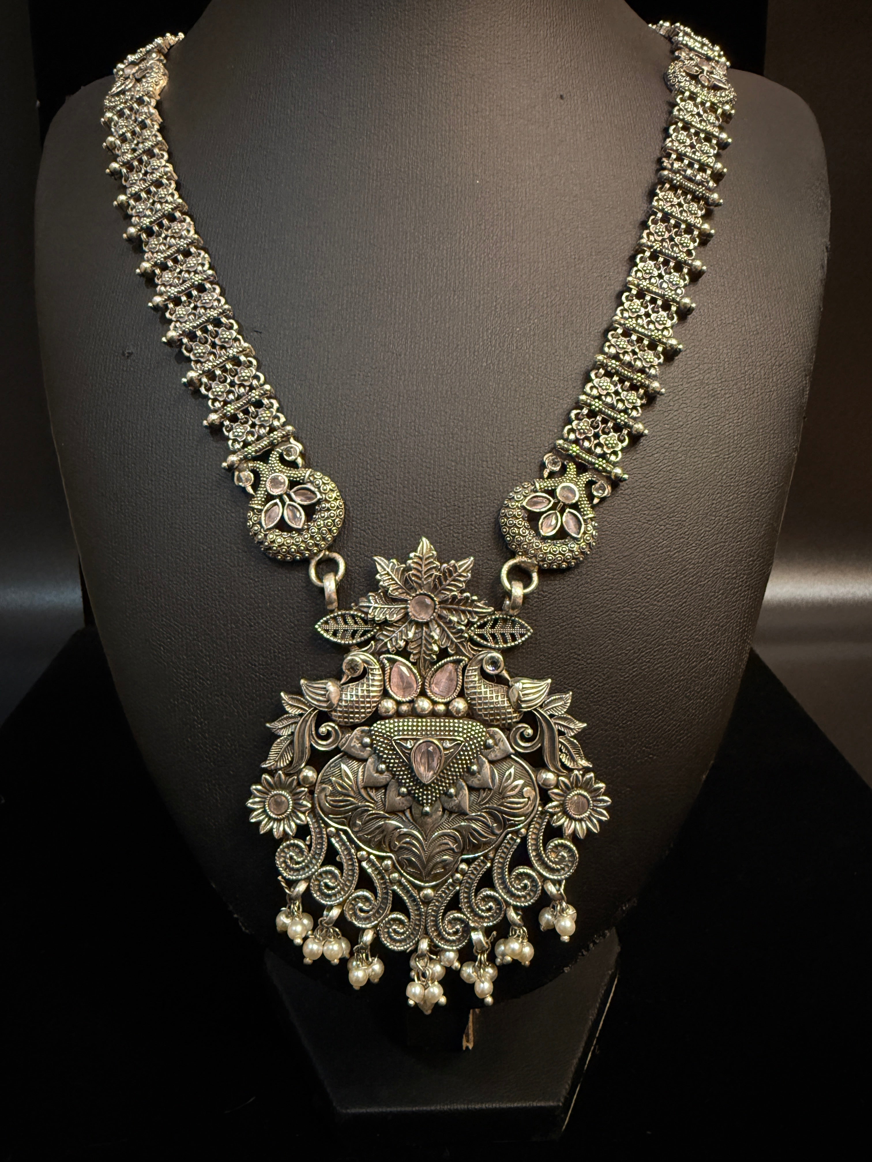 Silver replica necklace with earring