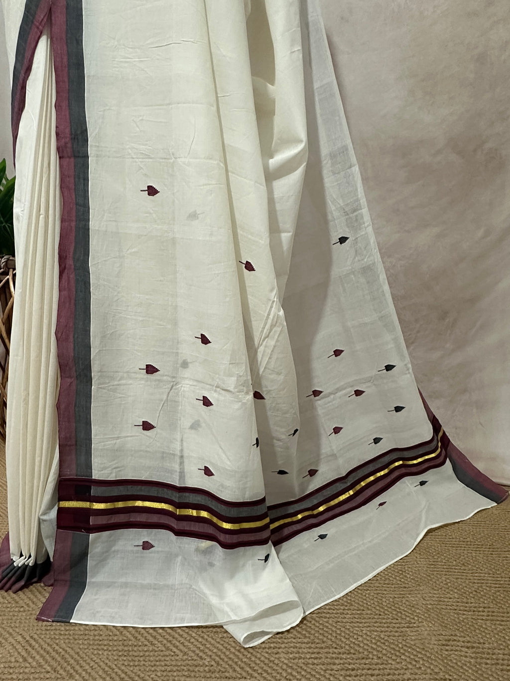 Balaramapuram handloom saree with black and maroon border