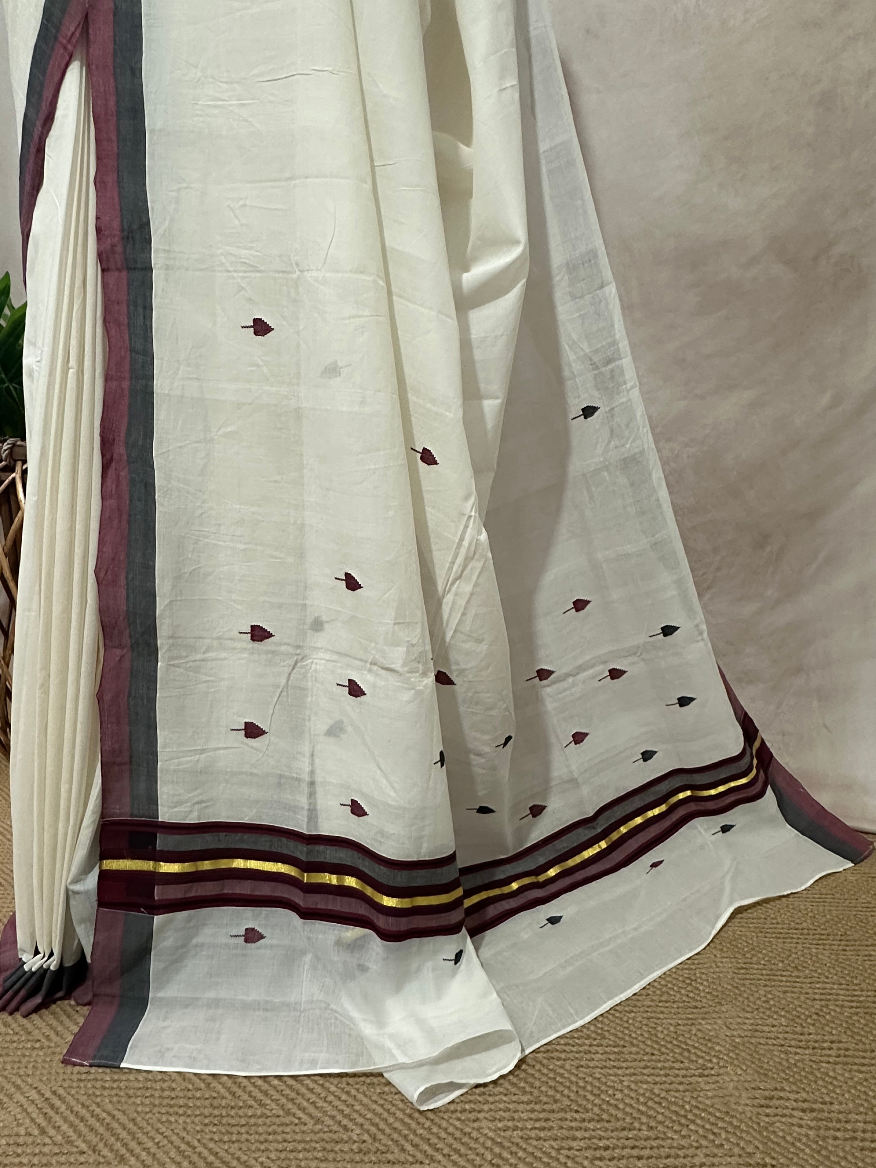 Balaramapuram handloom saree with black and maroon border