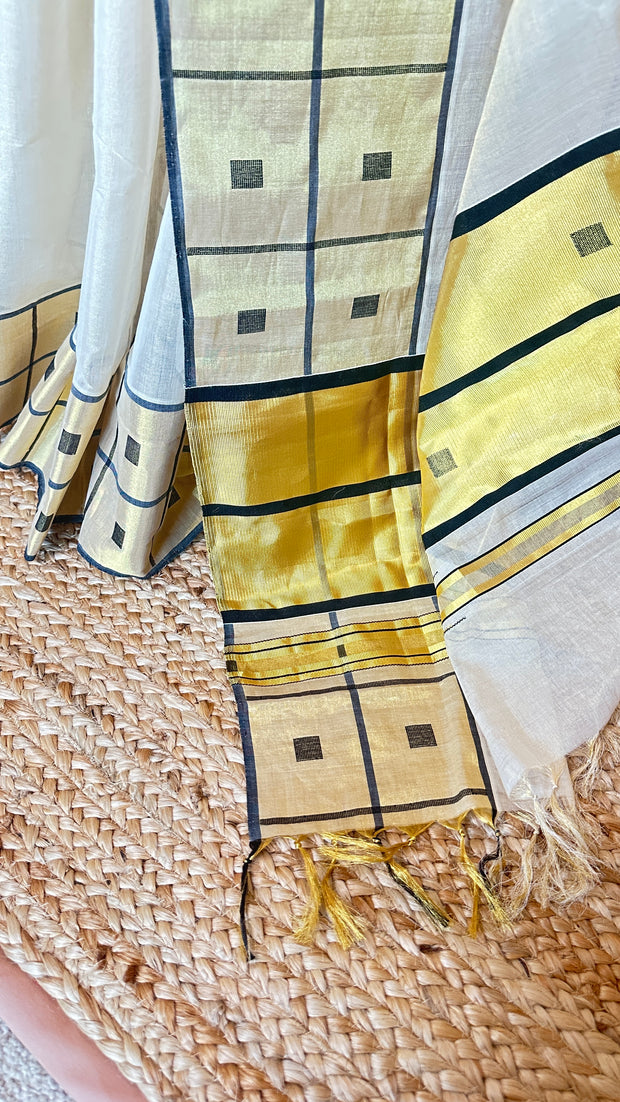 Handloom kerela saree with stitiched blouse