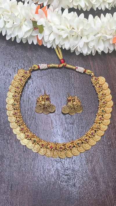 Coin necklace with stud