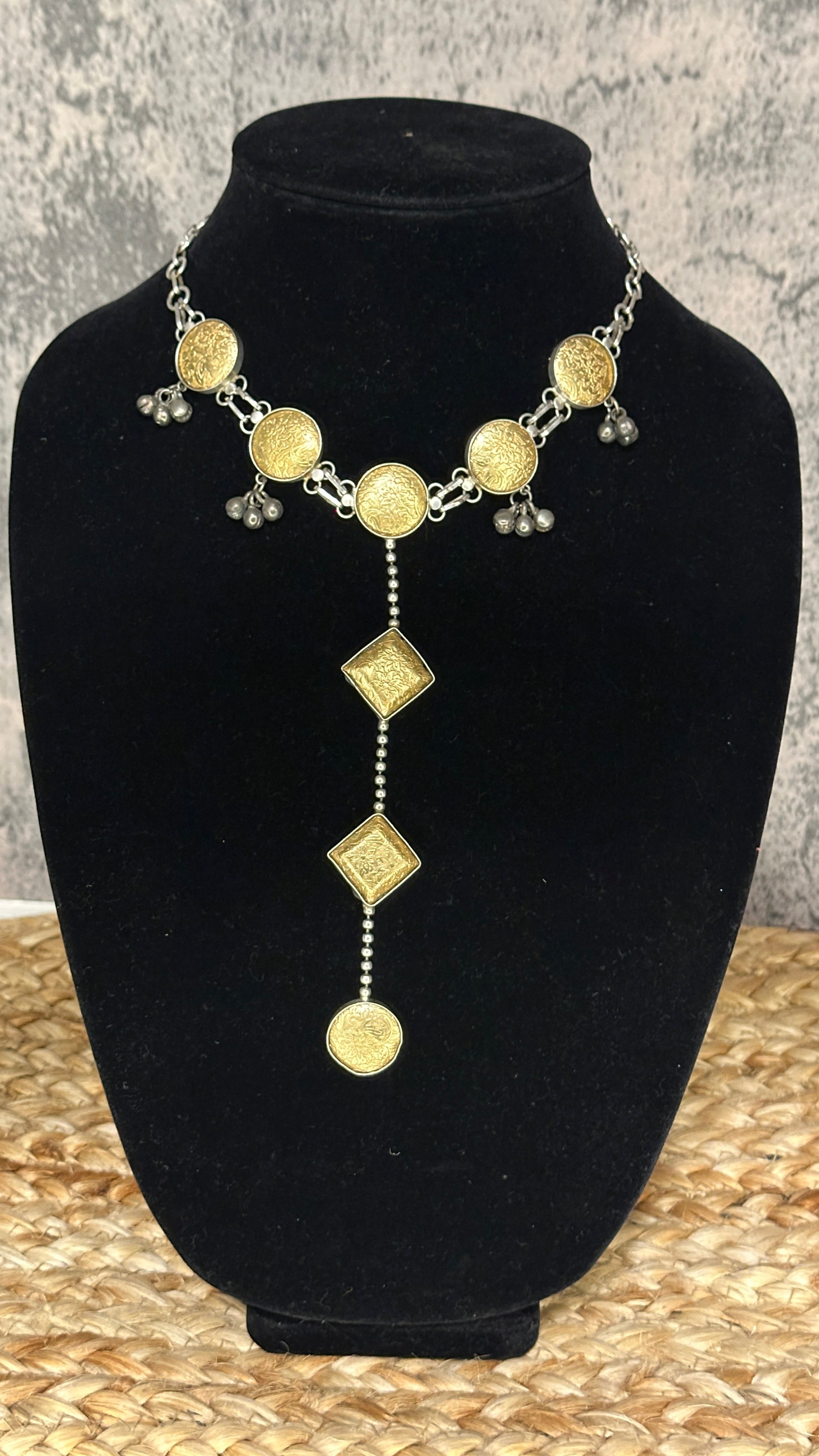 Choker with studs