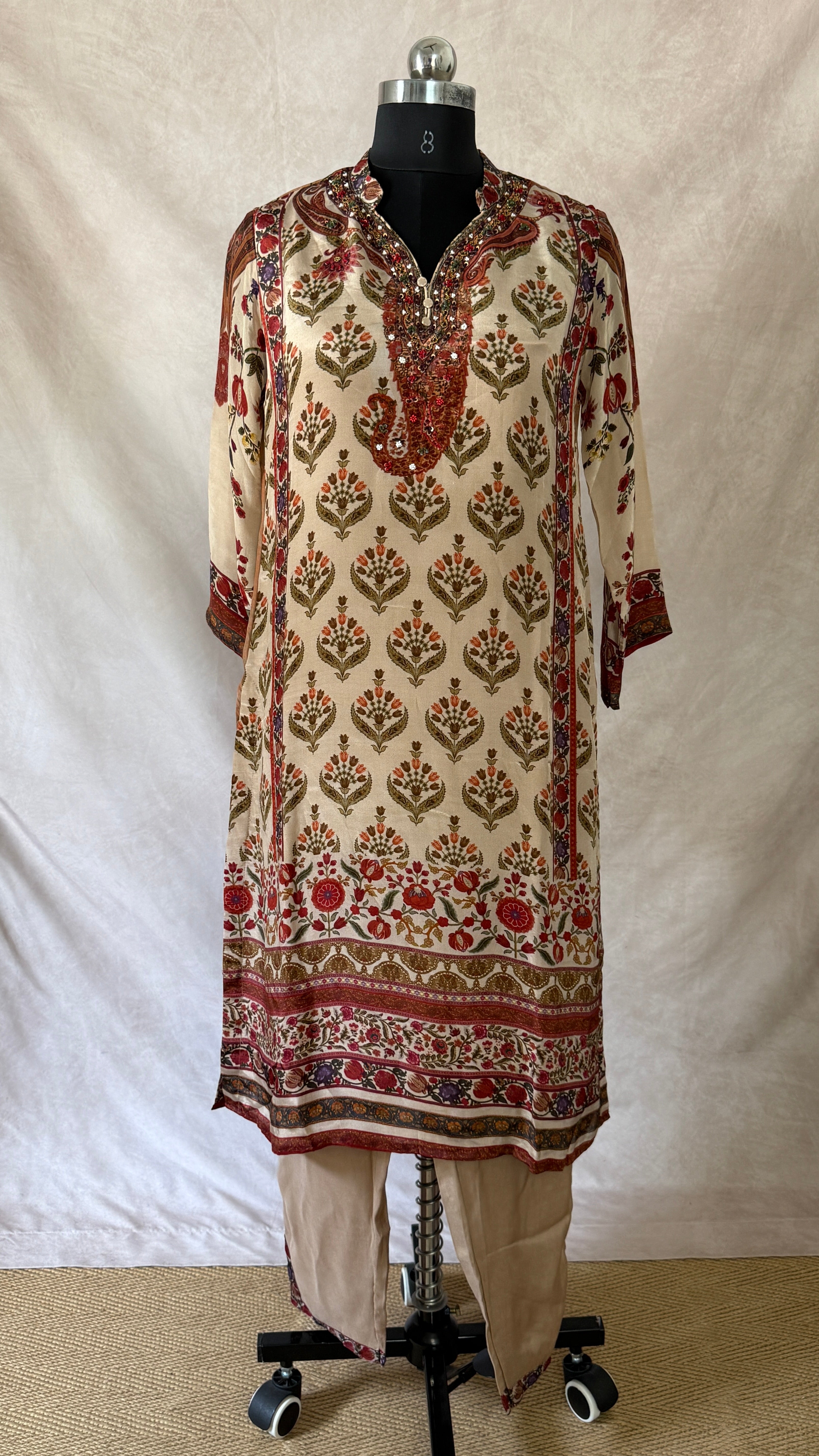 Crepe kurti with hand work , comeswith bottom and dupatta