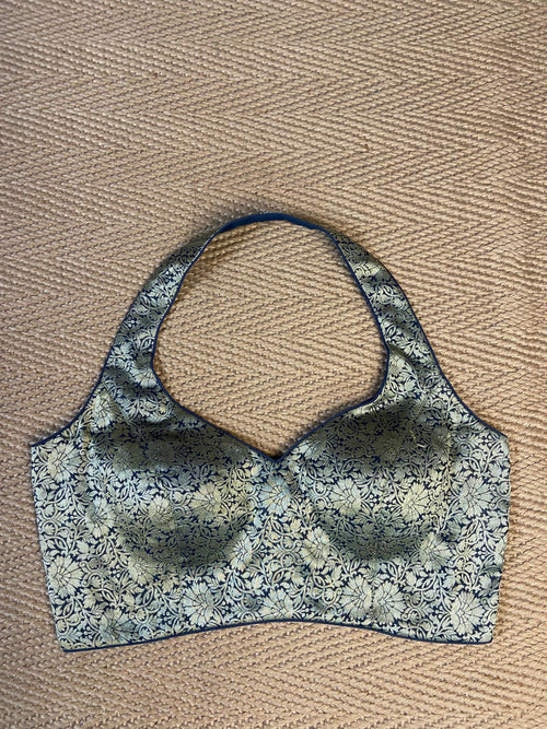 Blue brocade bloue