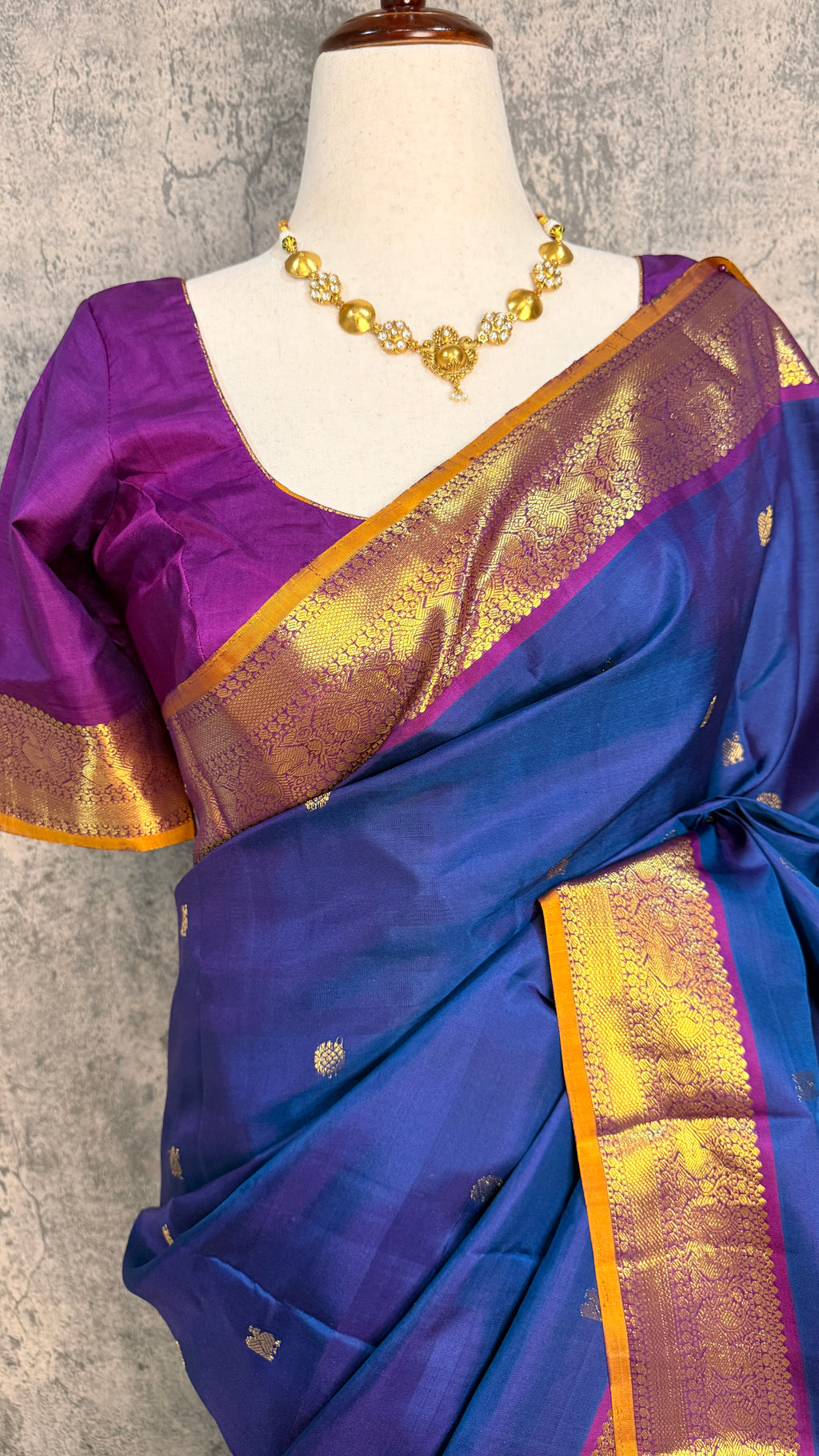 Pure handloom kanchivaram blue saree with 2gm zari karvai border