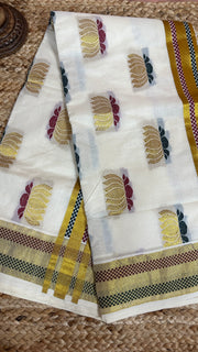 Set saree with lotus weave
