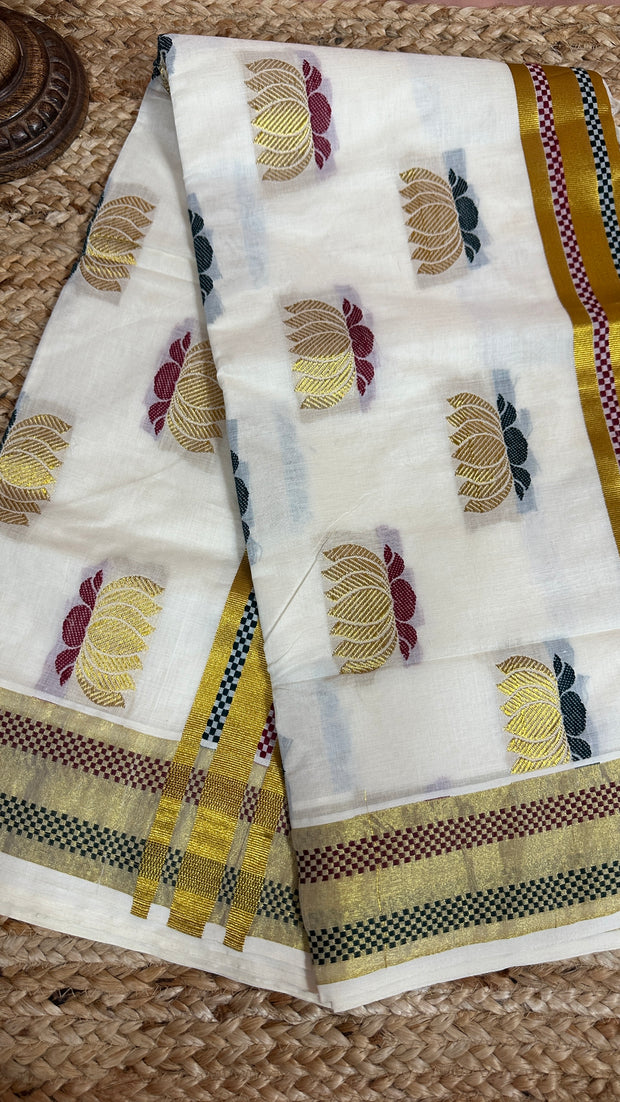 Set saree with lotus weave