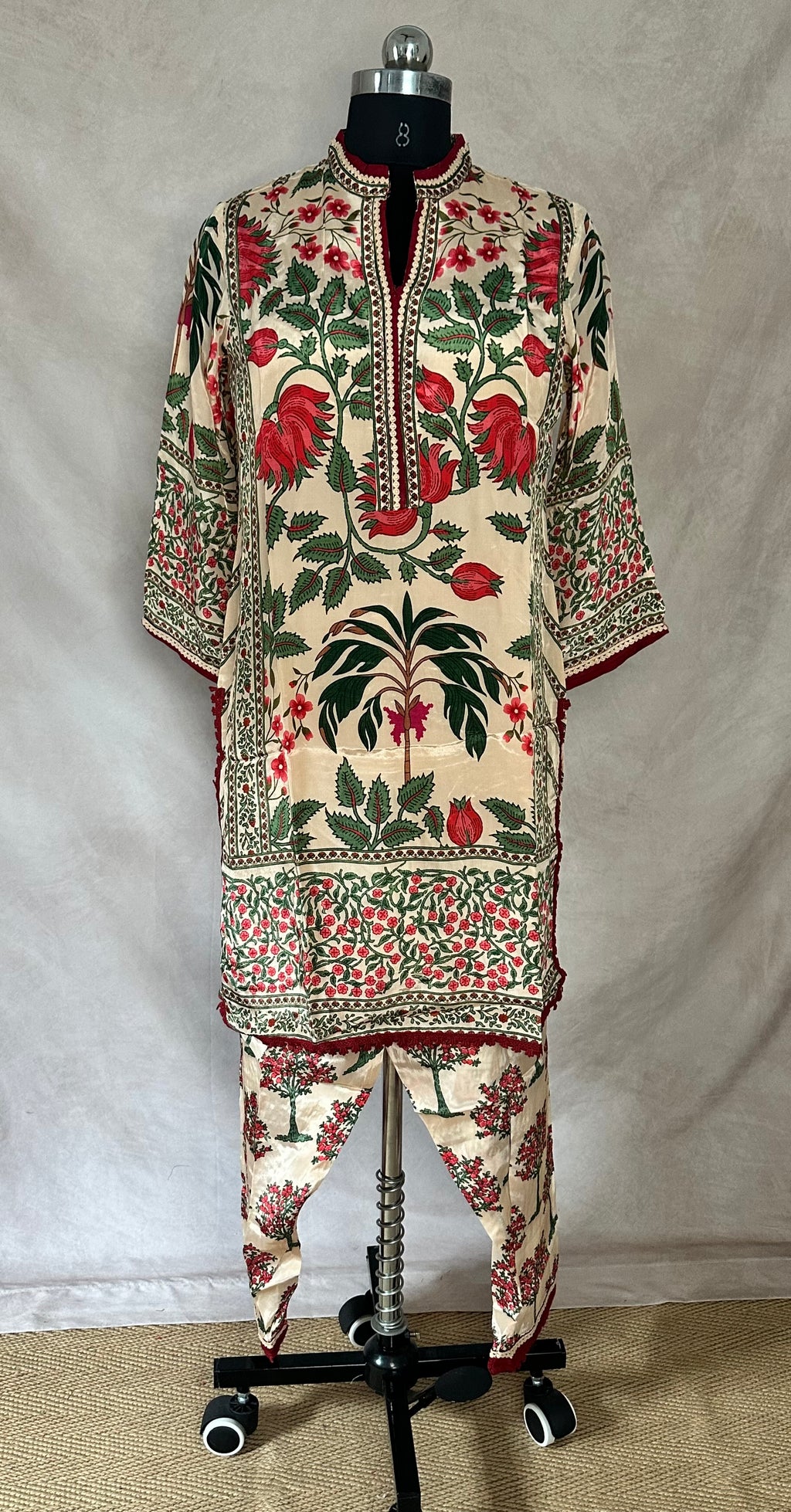Crepe silk pakistani kurti with bottom and dupatta