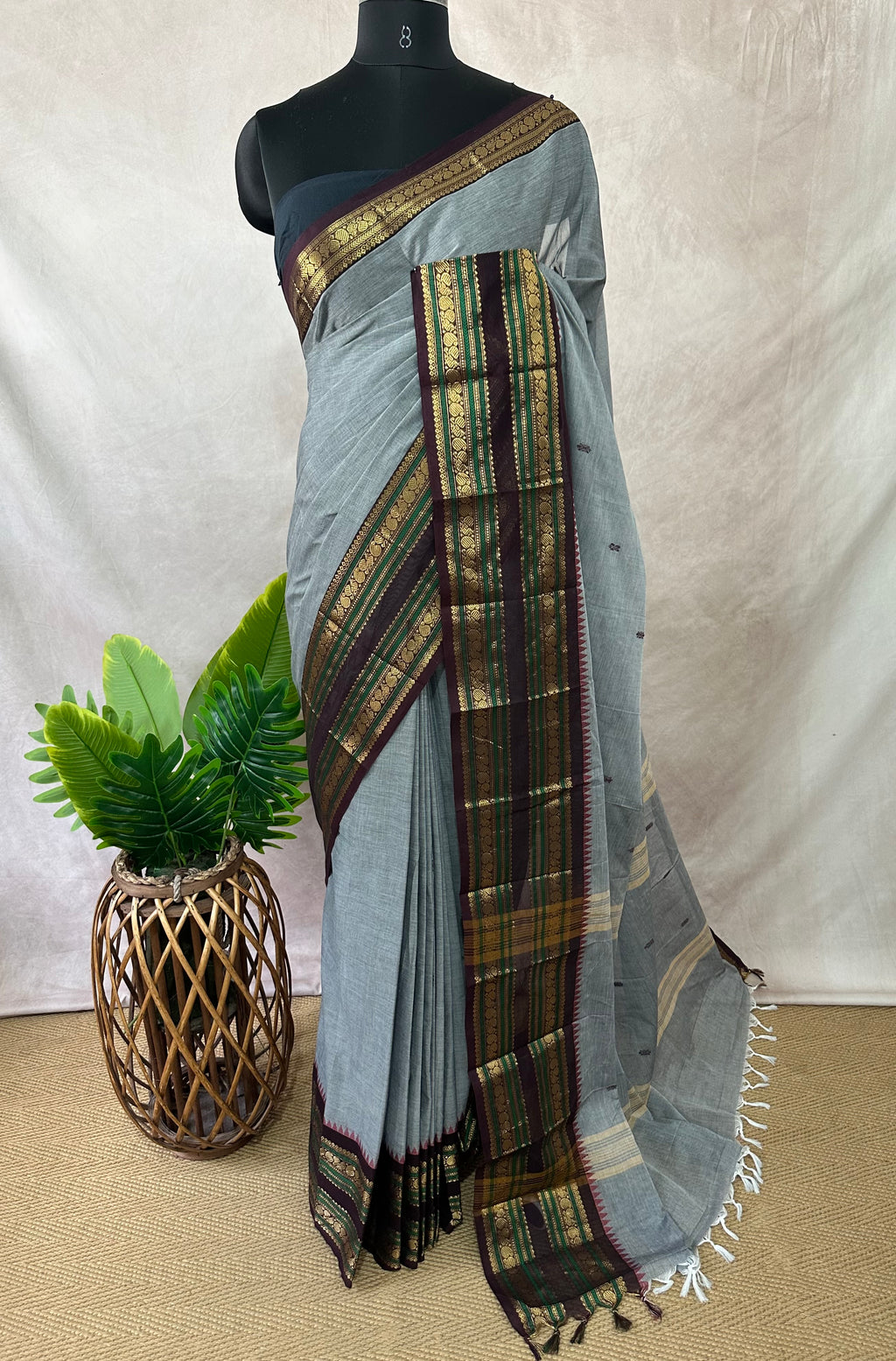 Kanchivaram cotton ahndlomm saree , no BP