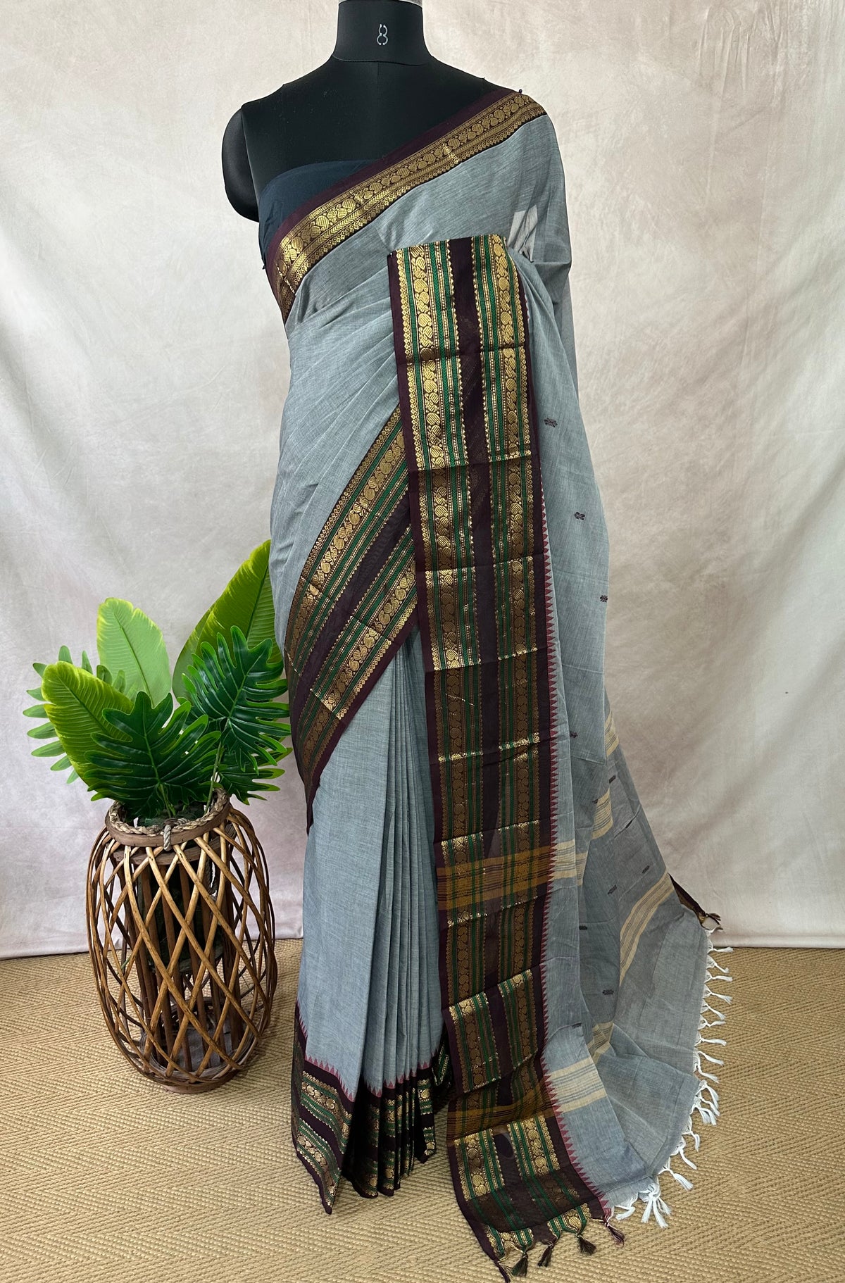 Kanchivaram cotton ahndlomm saree , no BP
