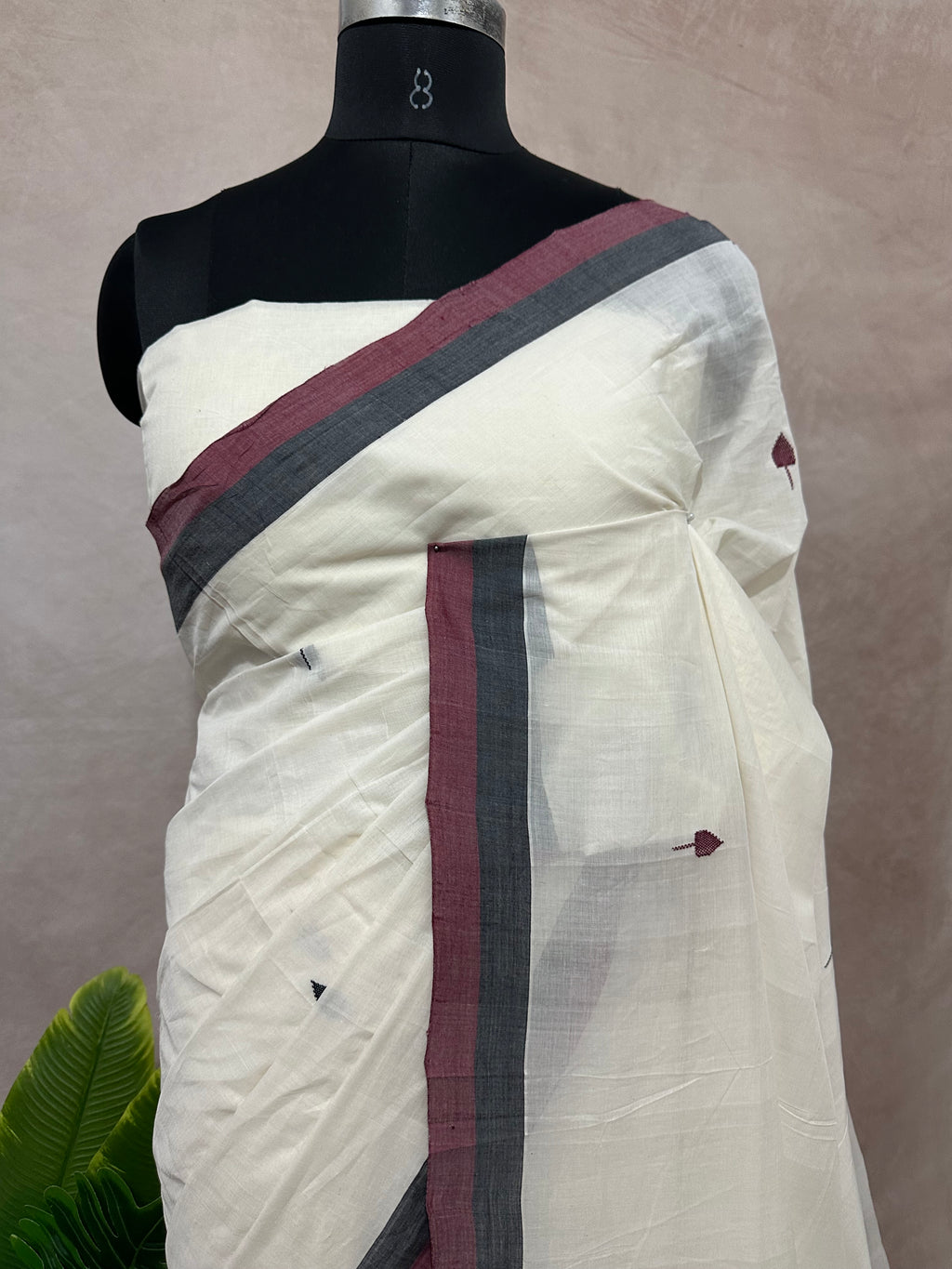 Balaramapuram handloom saree with black and maroon border