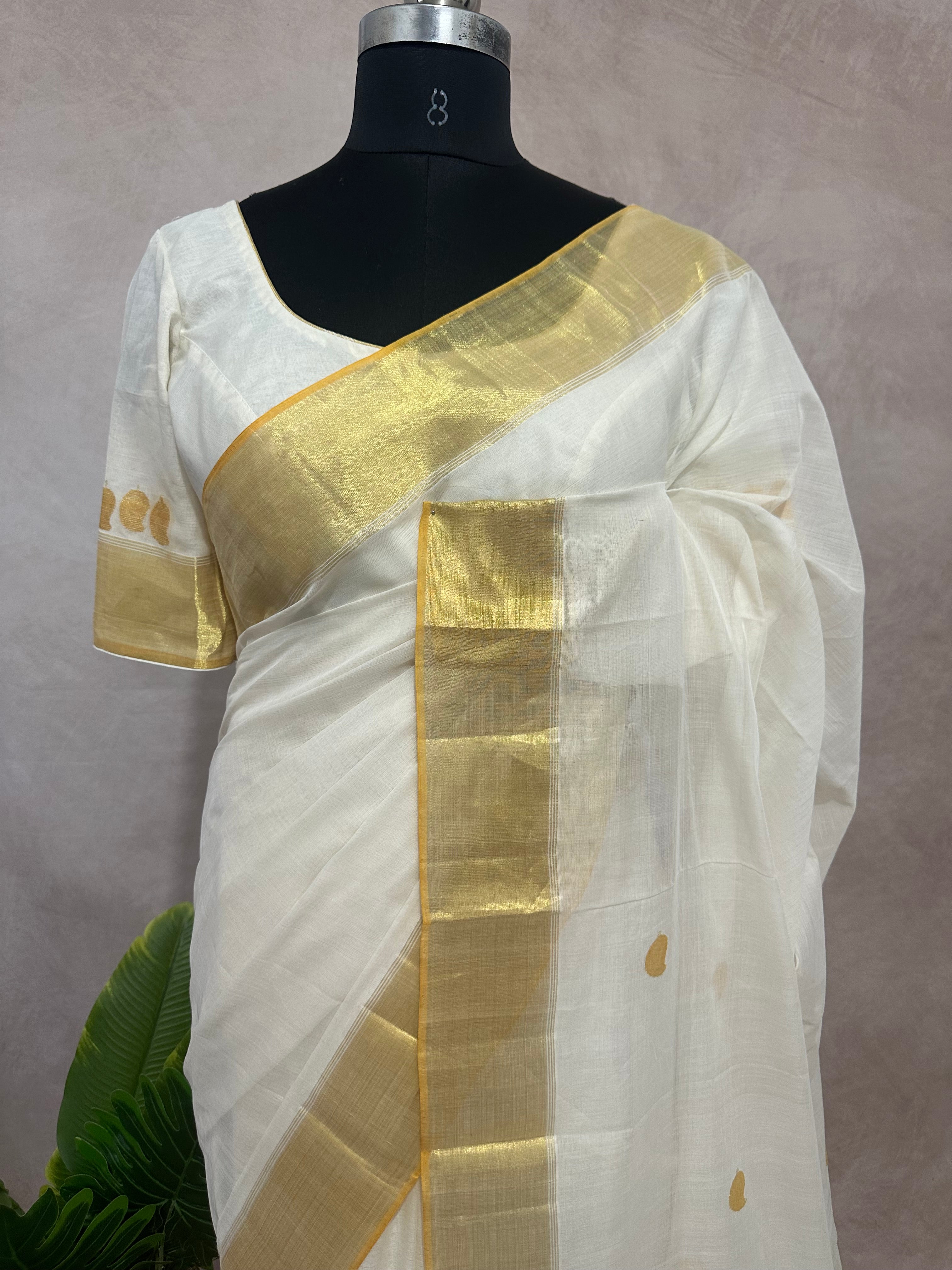Balaramapuram handloom saree with swan weave on pallu and stitched blouse