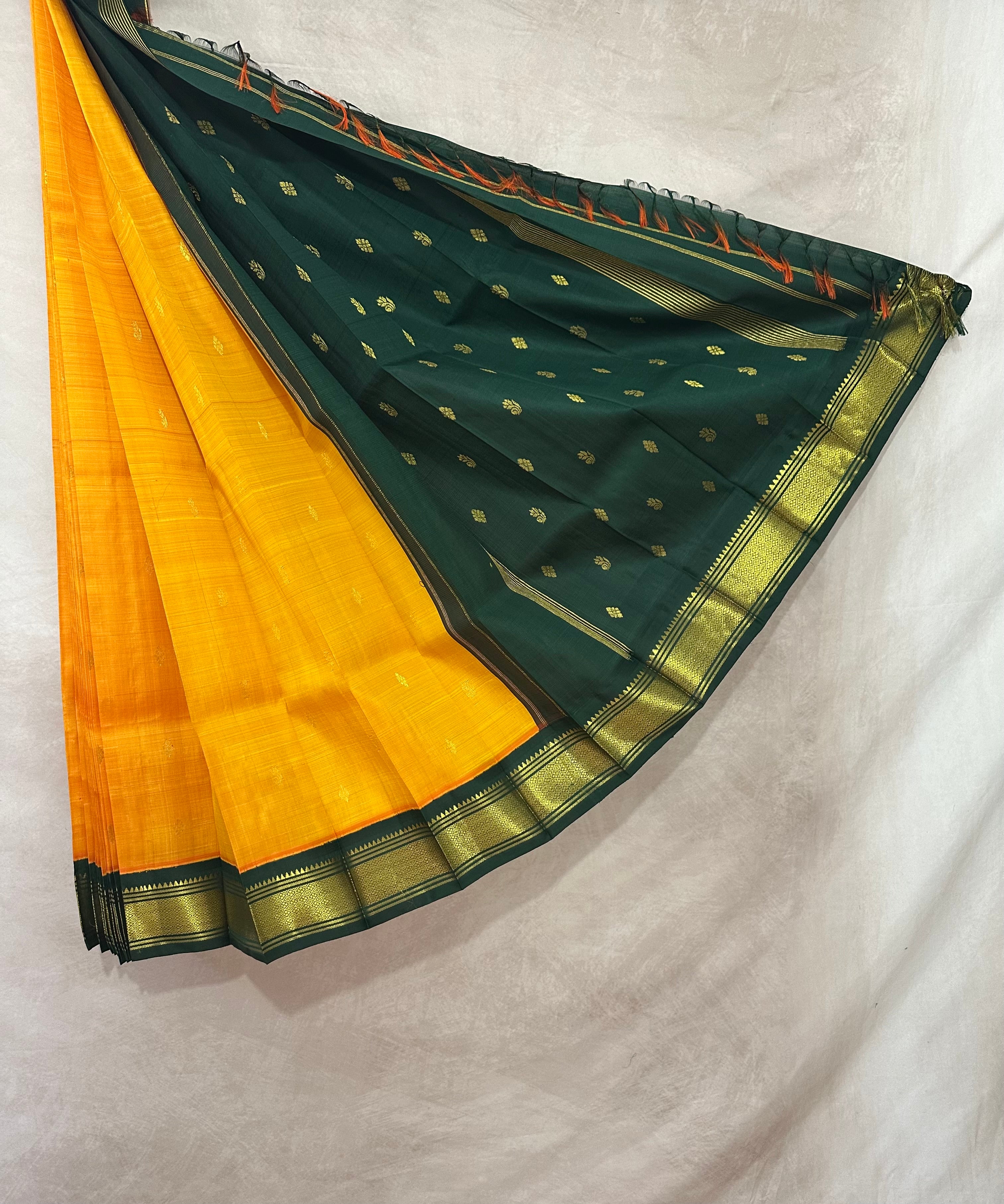 Handloom Pure silk sari with contrast one side korvai border, no BP