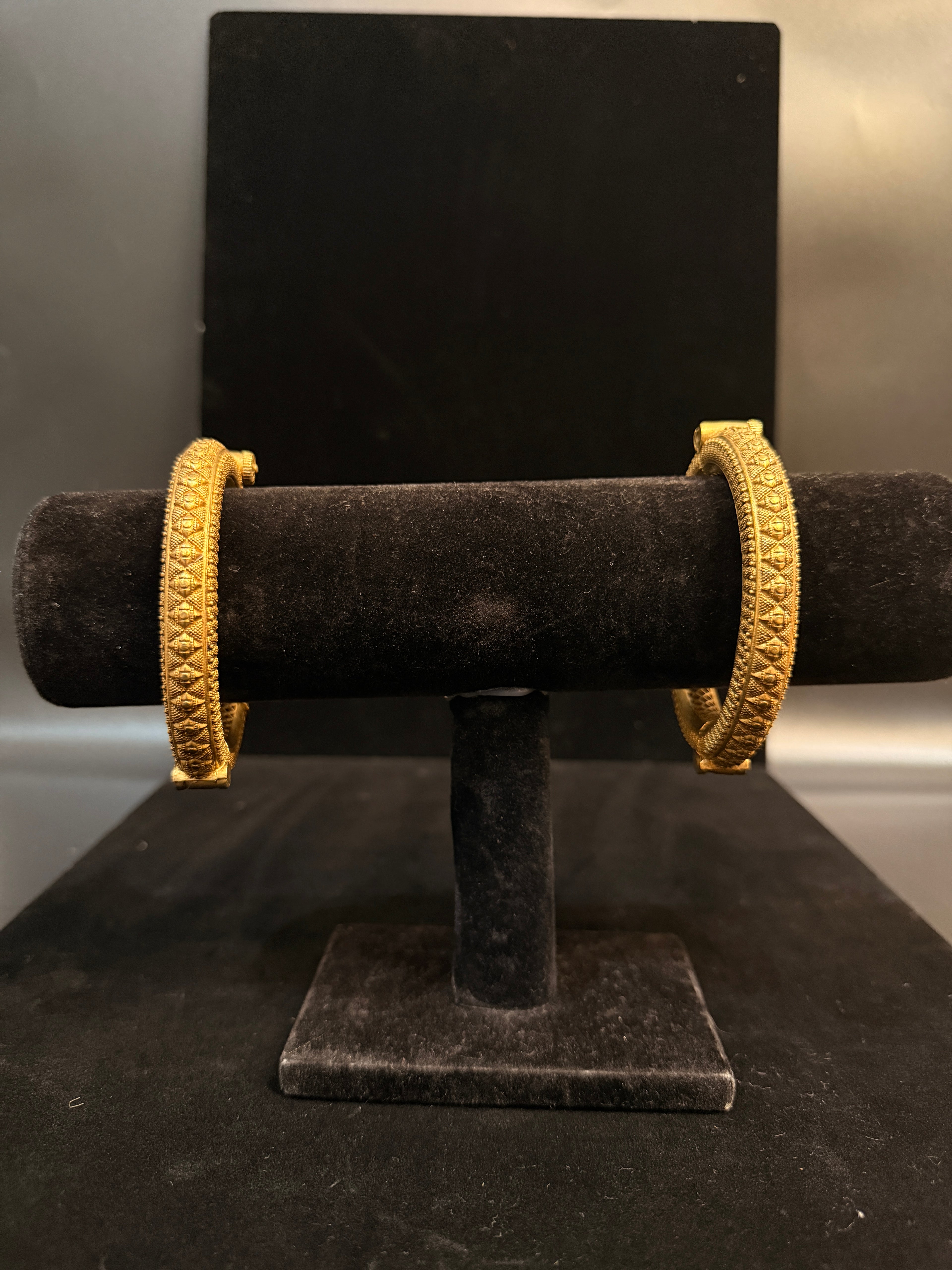 Antique gold openable kada (fits 2.6 to 2.10)Handmade