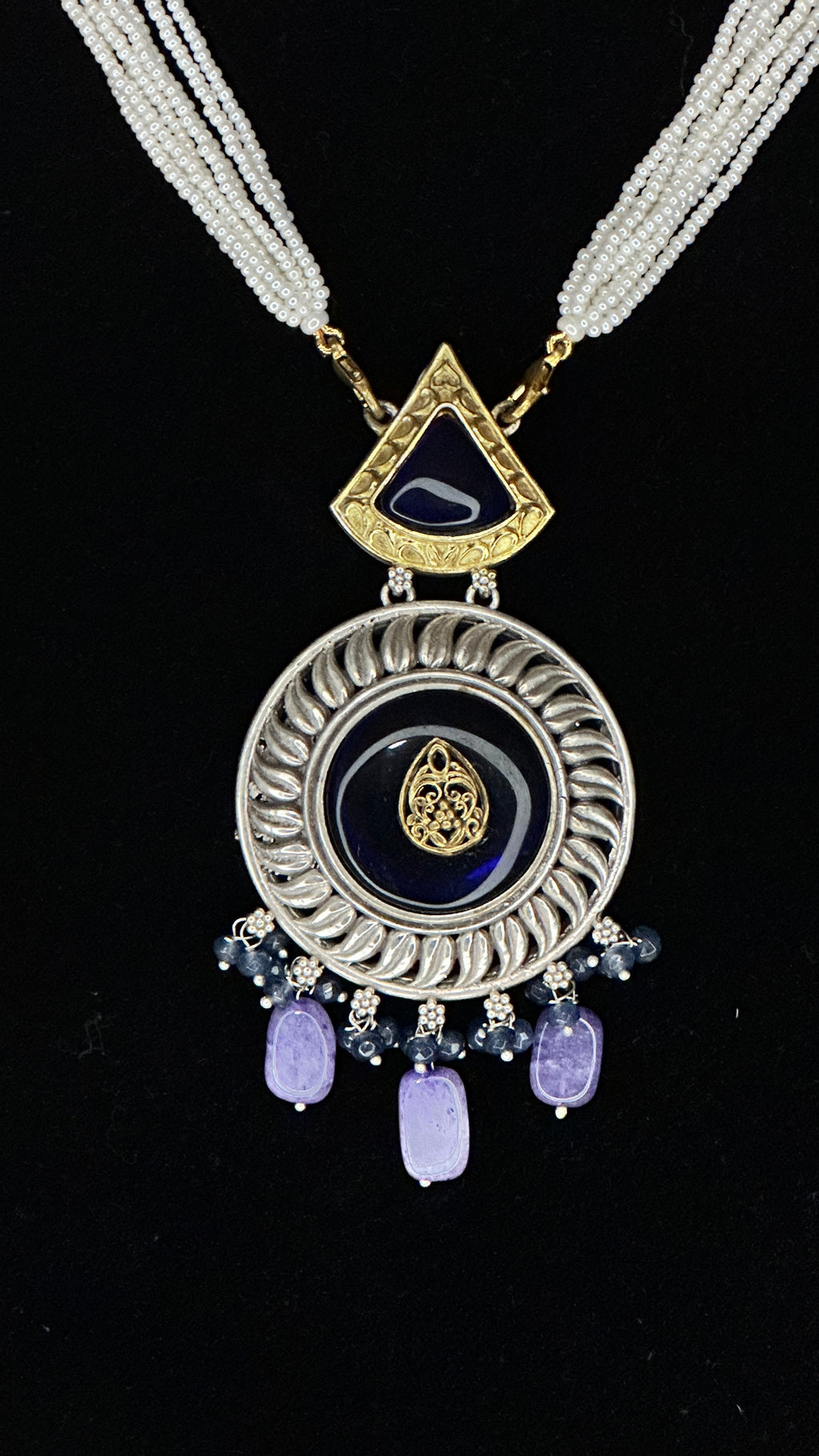 Dual tone pendant and earring with pearl neacklace