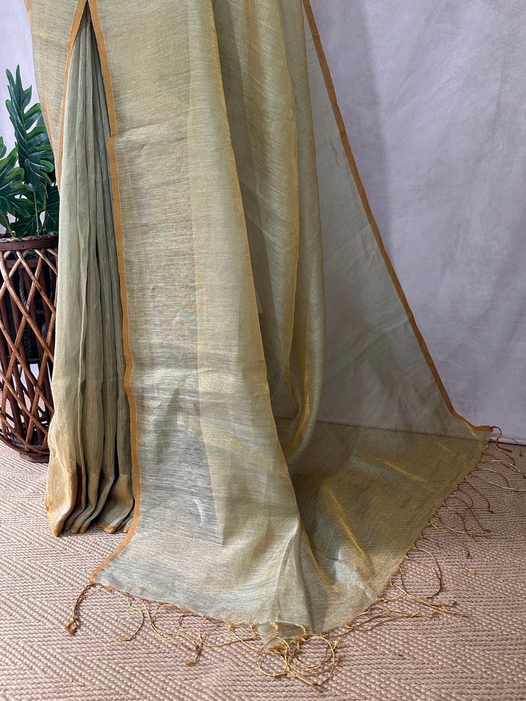 Pure Tissue linen tested Zari saree, no BP