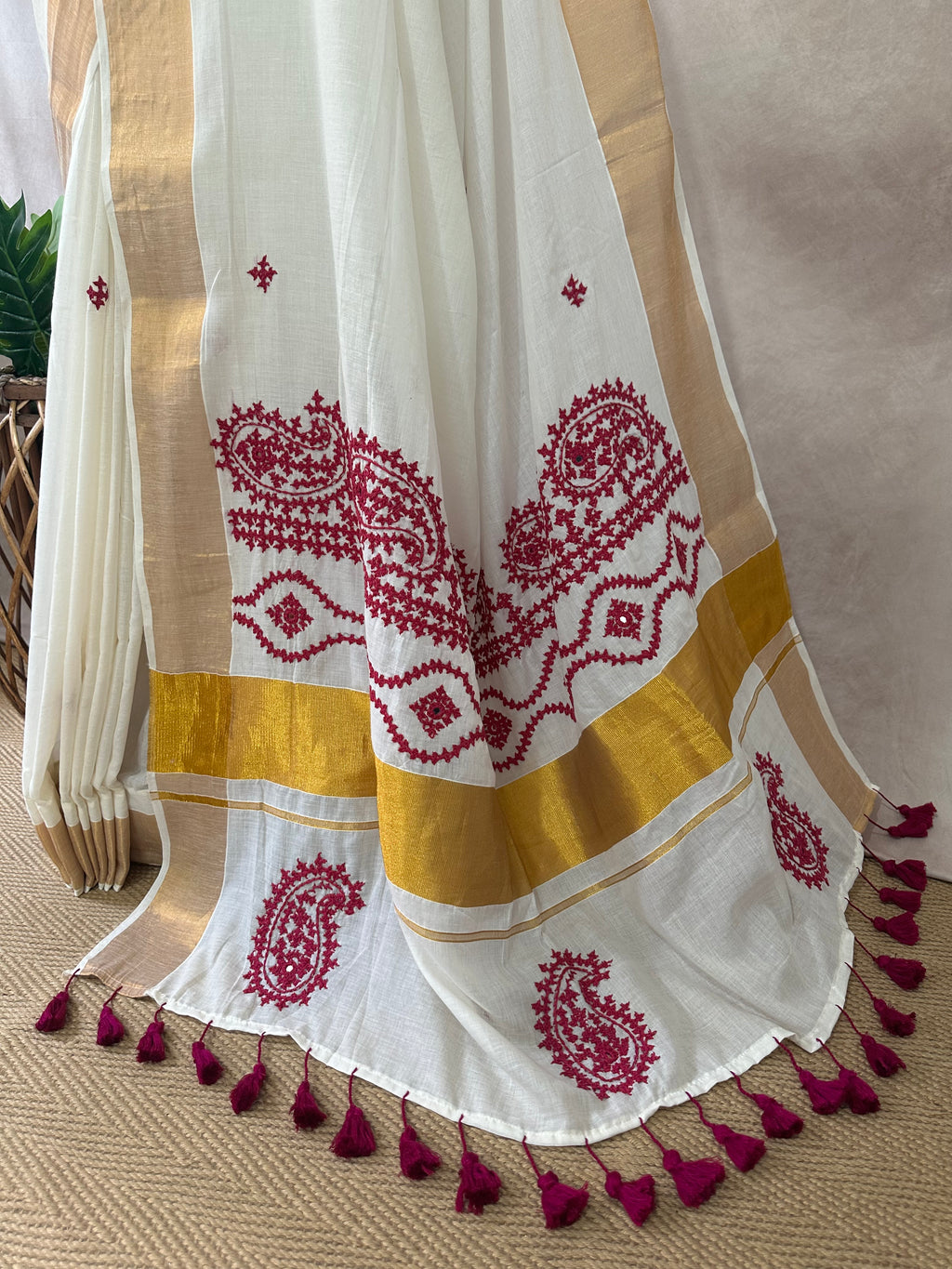 Set saree with gujrati hand work (Kutch work)