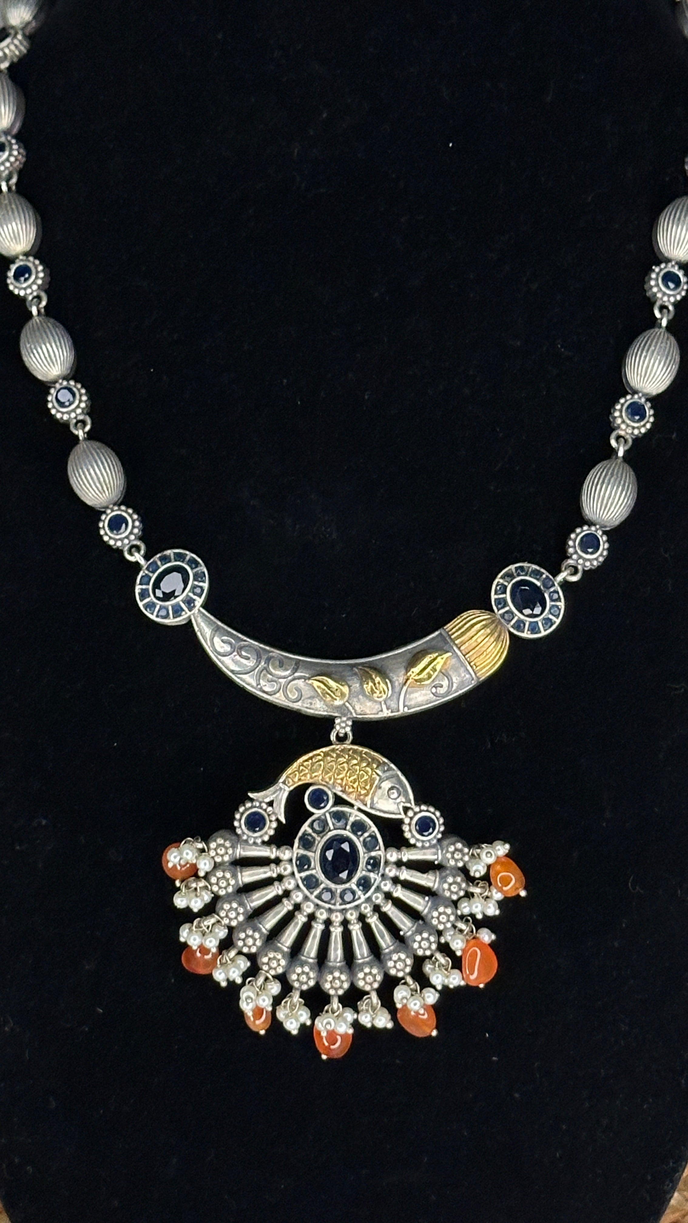 Dual tone necklace and earring