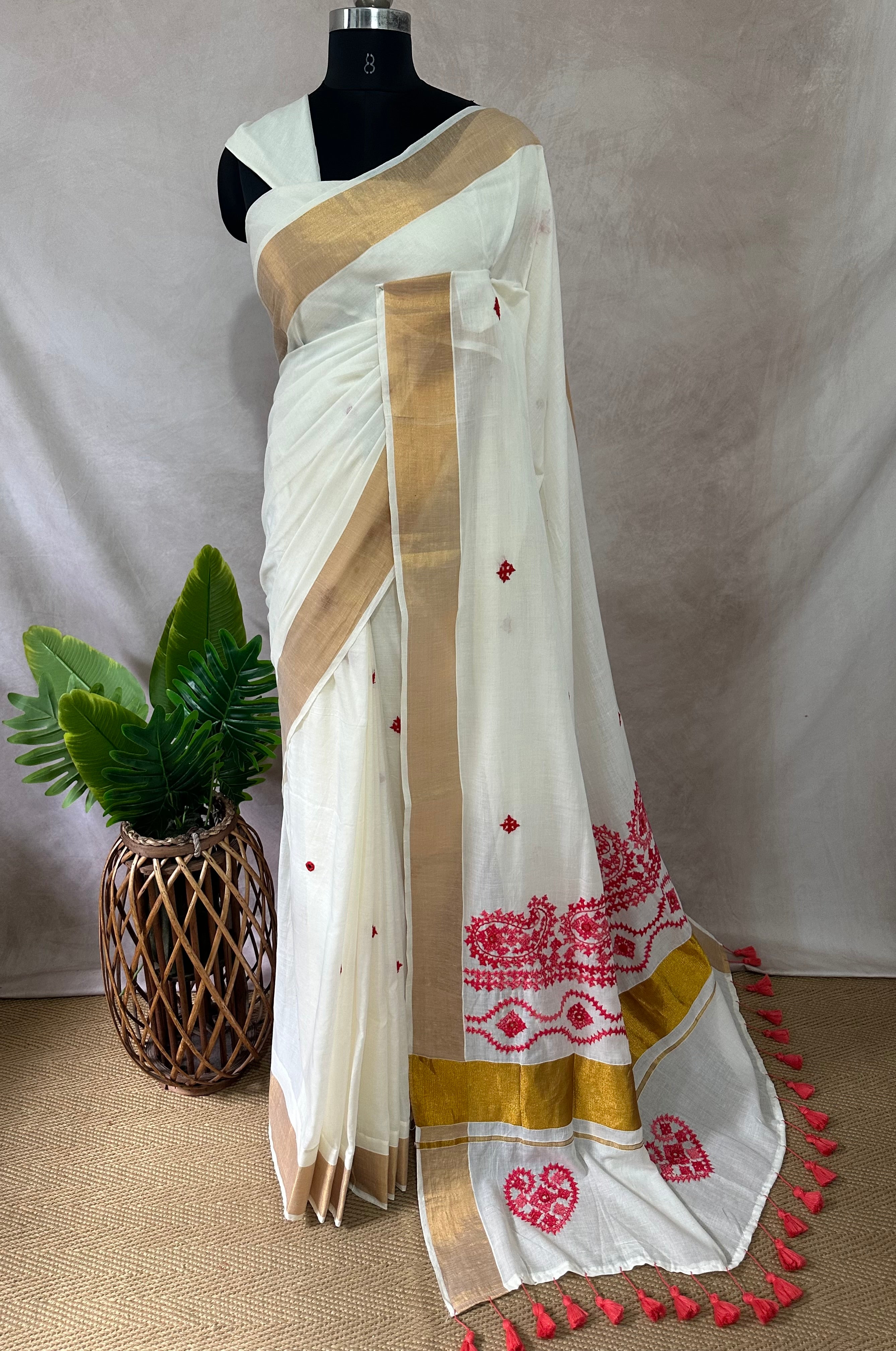 Set saree with gujrati hand work (Kutch work)