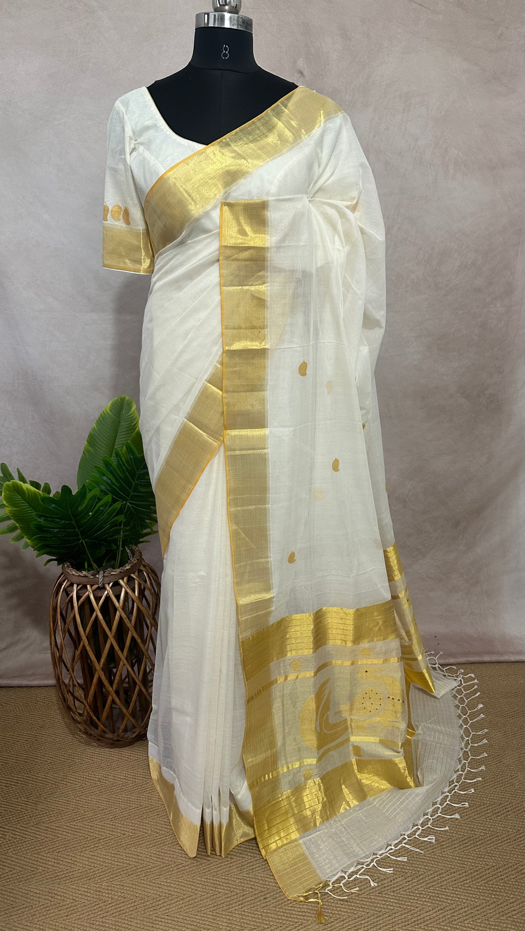 Balaramapuram handloom saree with swan weave on pallu and stitched blouse