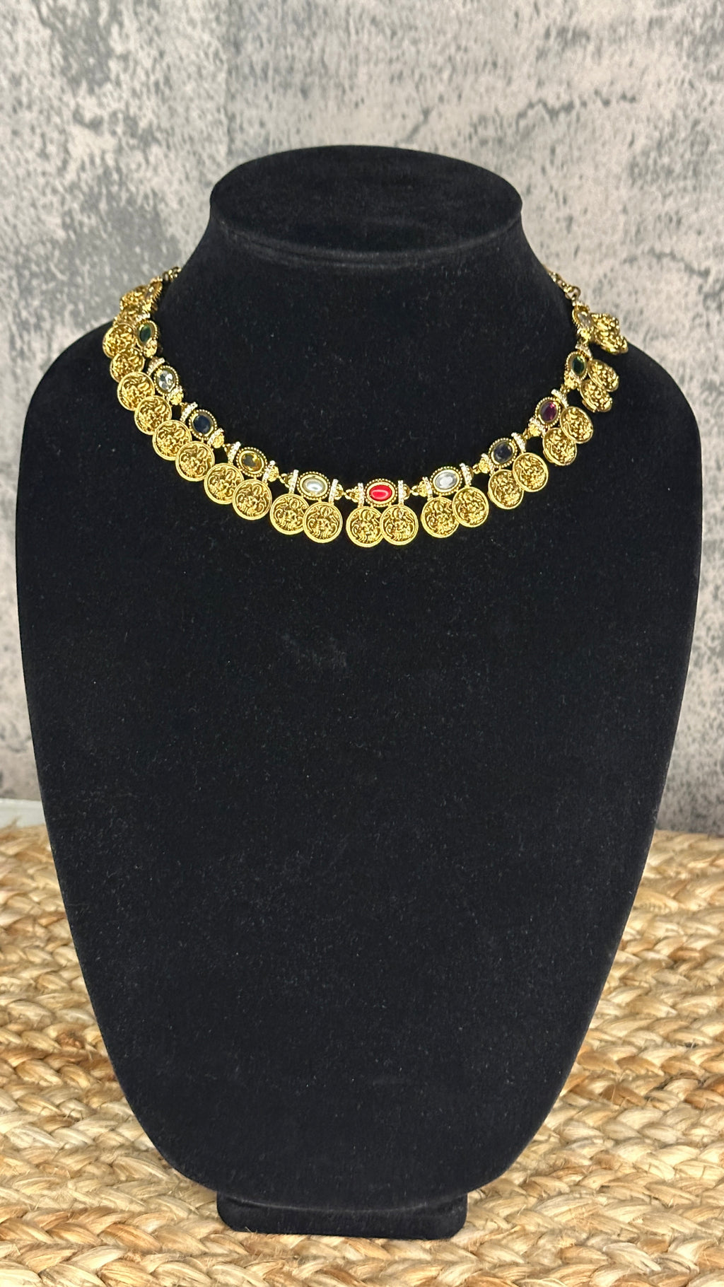 Navarathna kasu necklace with stud