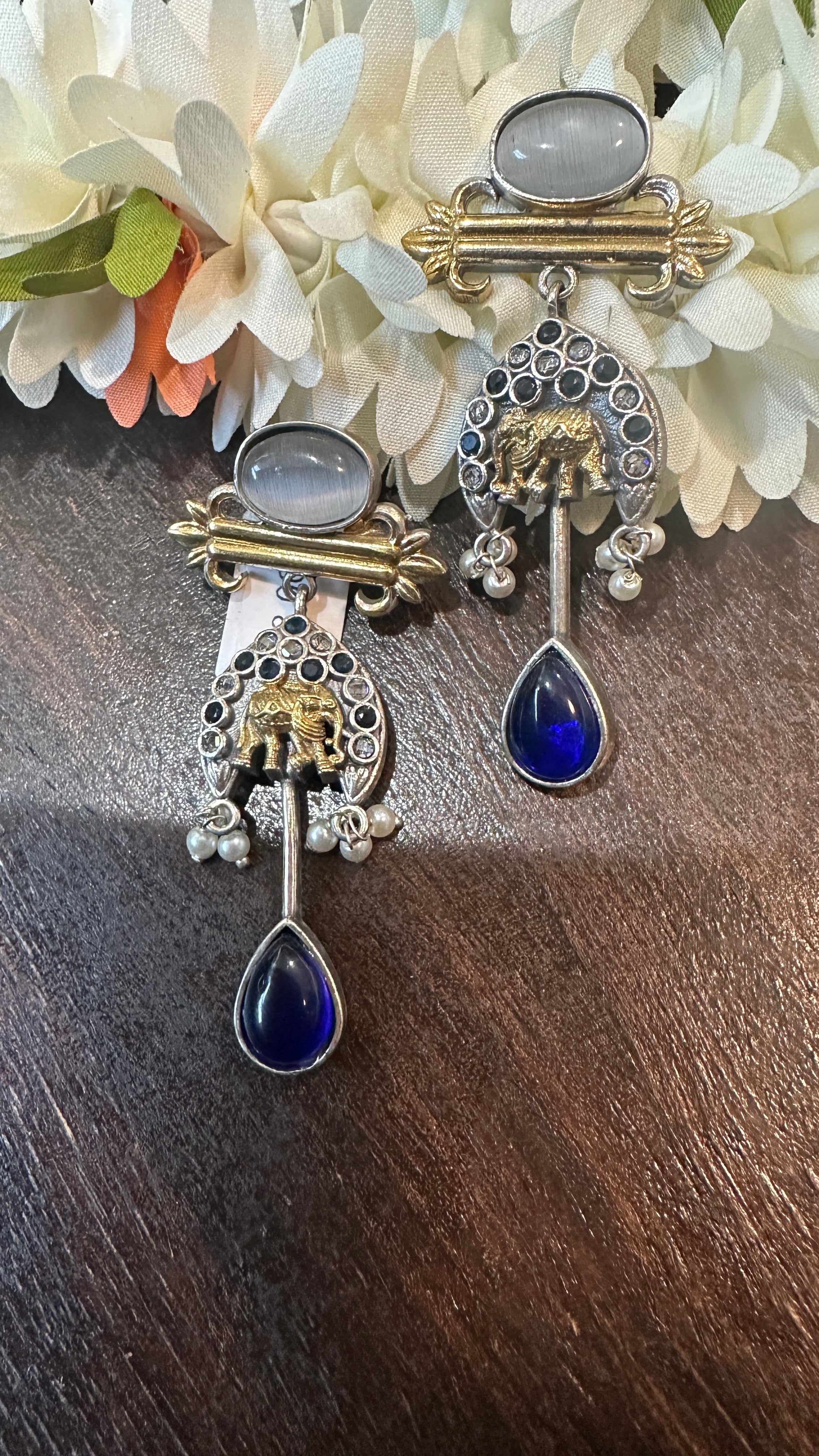 Dual tone earring