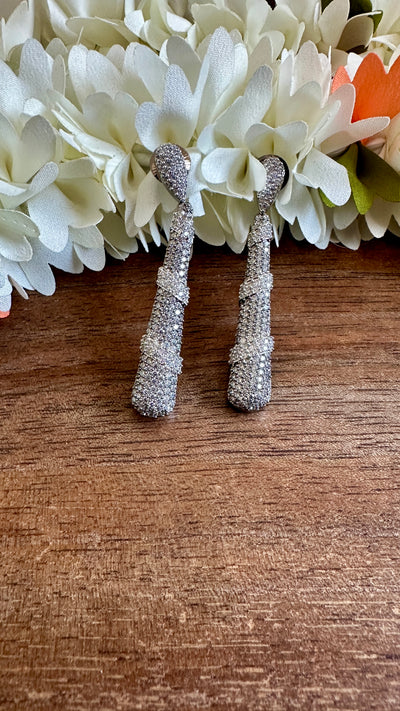 Earring with white stone