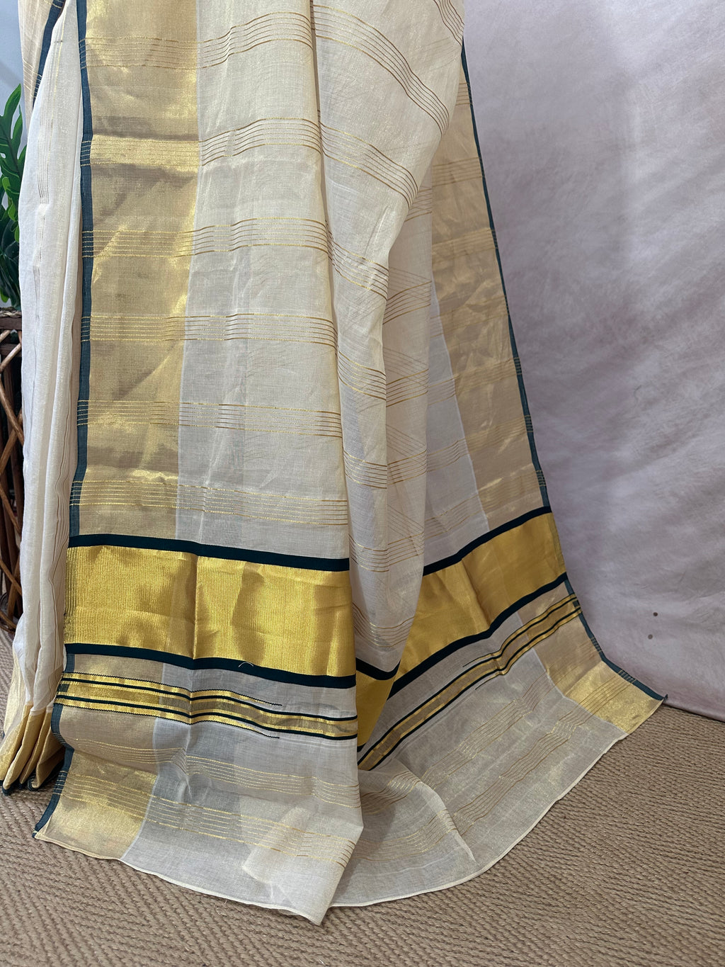 Handloom tissue kerala kasavu saree with stitched blouse