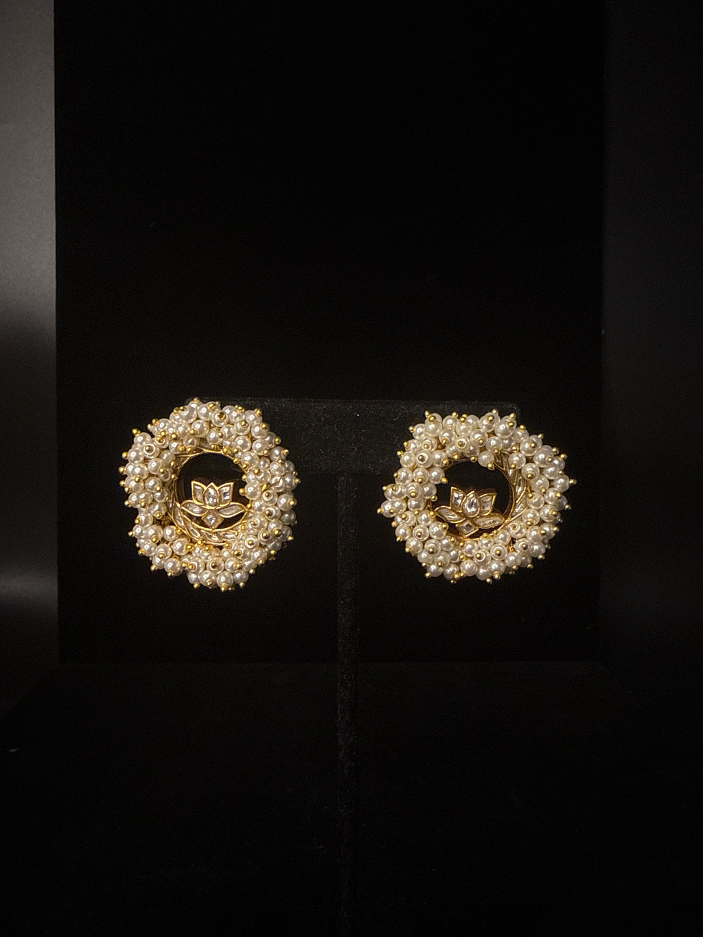 Pearl stud