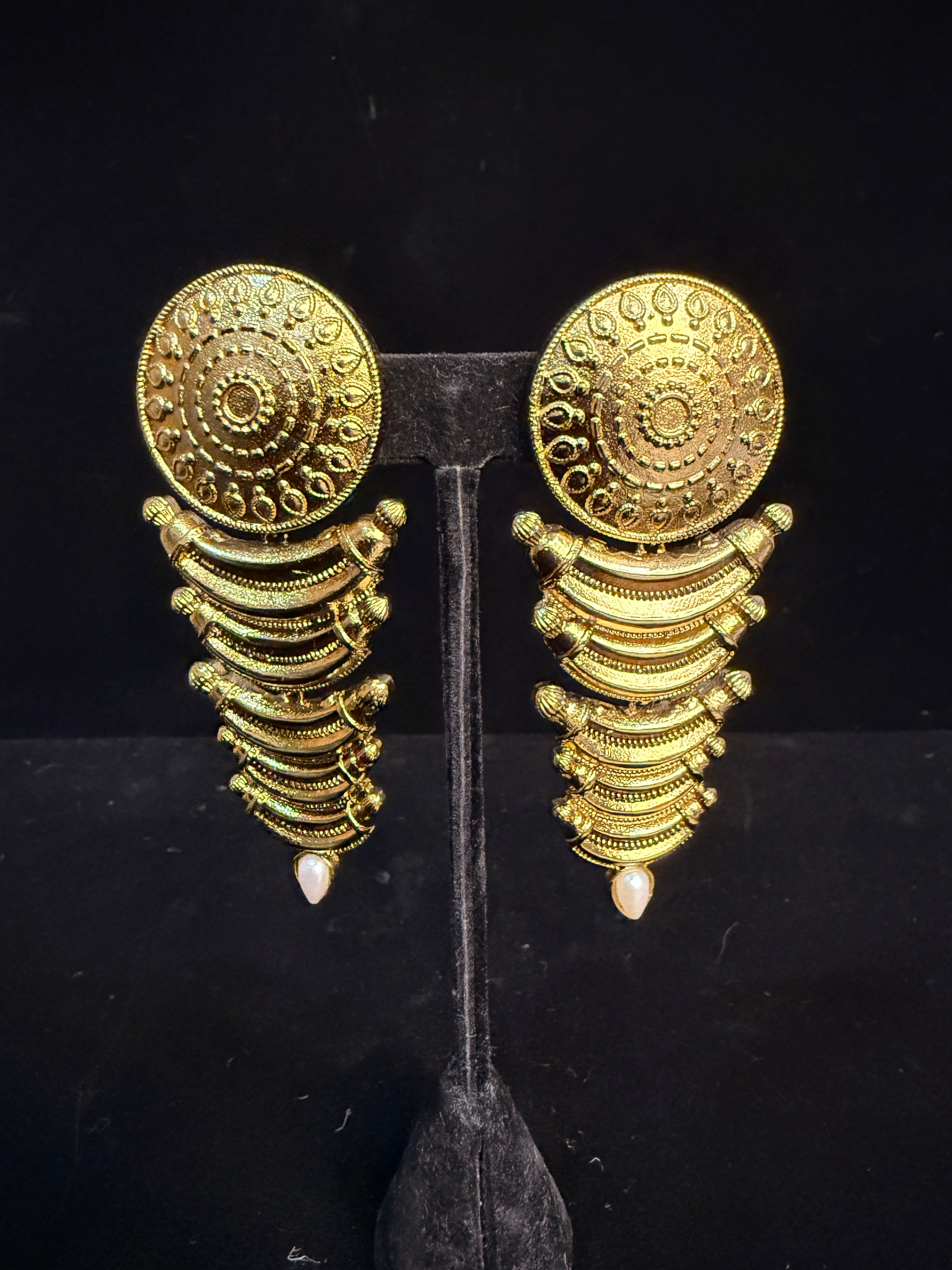 Designer earring with pearl stone