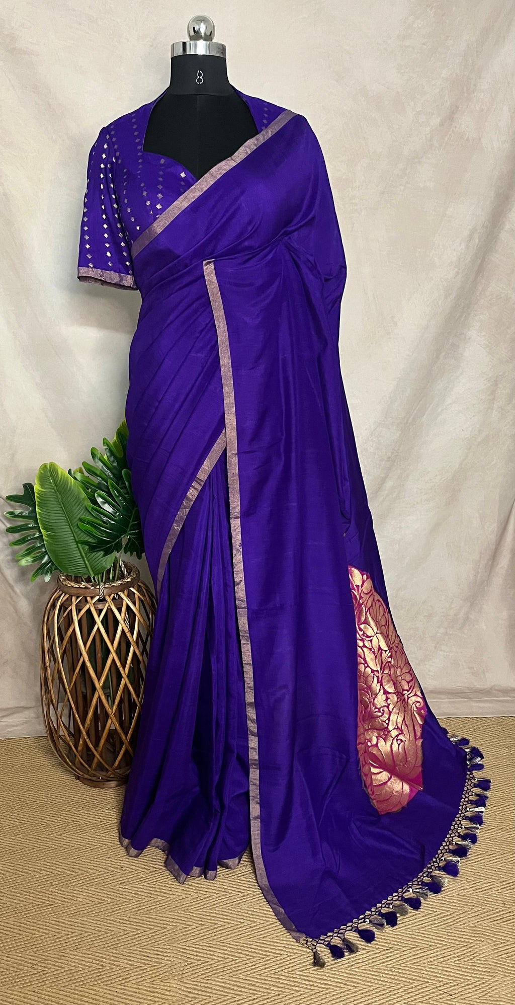 Purple munga tussar silk saree with designer pallu and stitched blouse