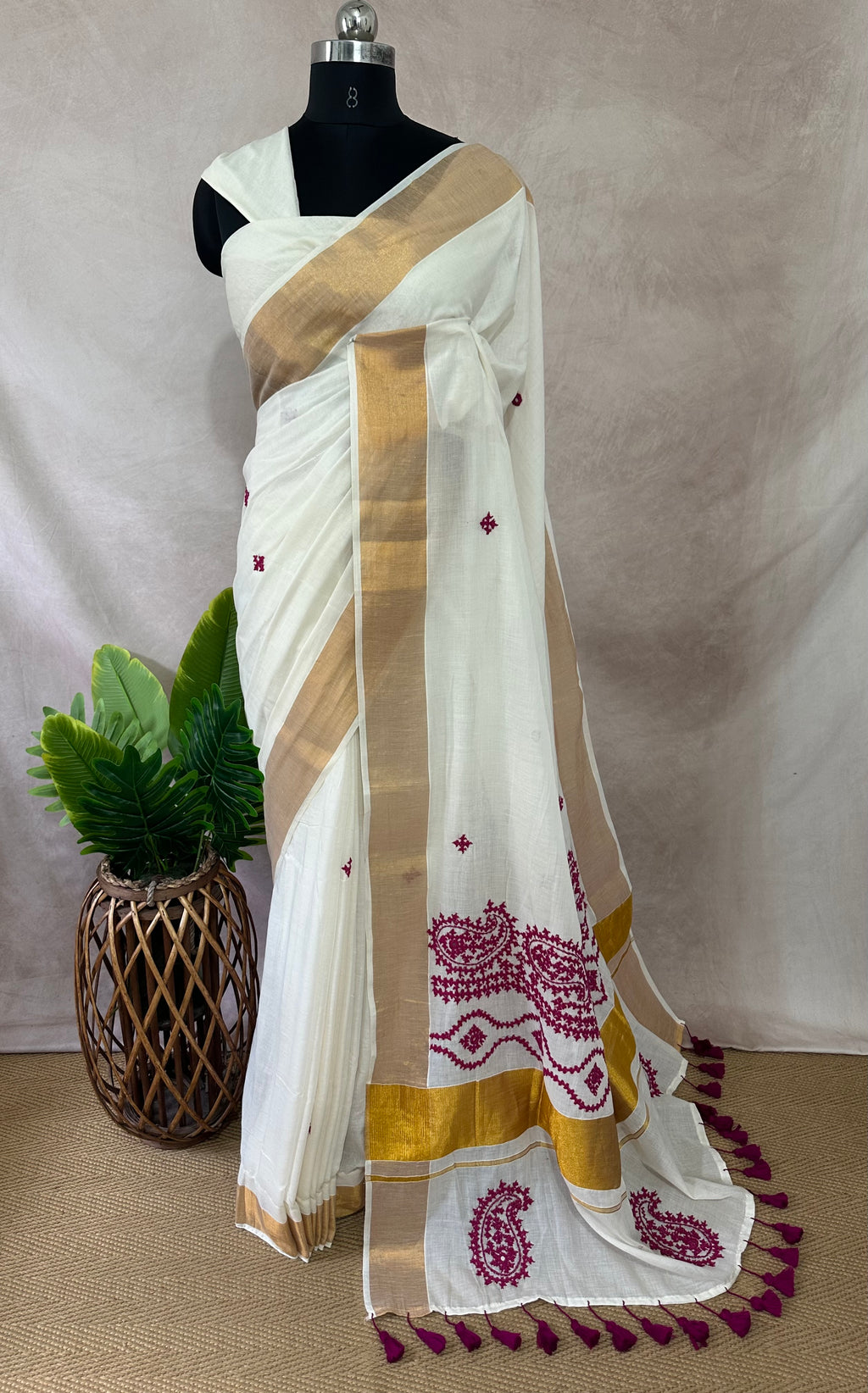 Set saree with gujrati hand work (Kutch work)