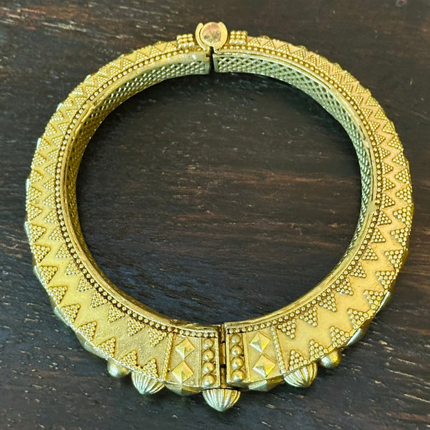 Brass finish bangles (single)
