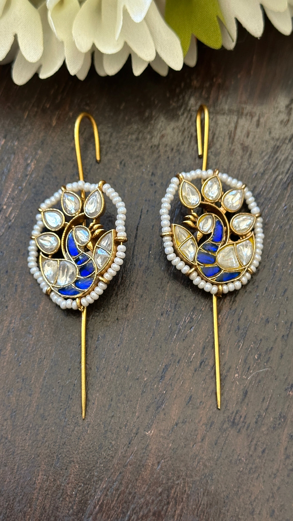 Ear pin/cuff