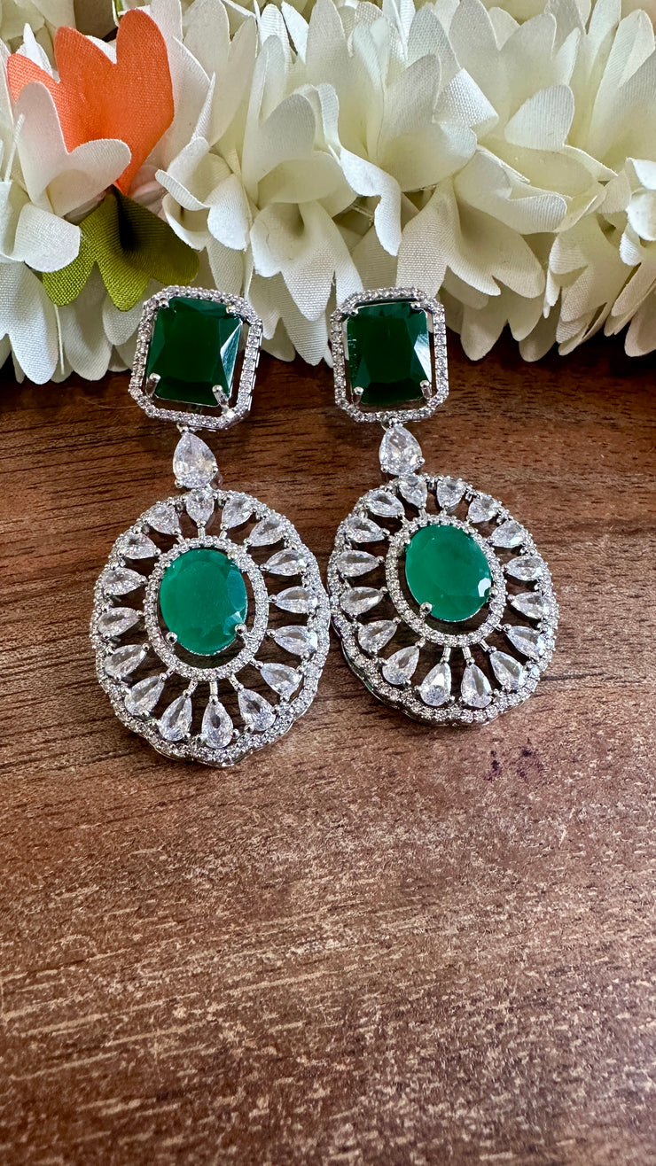 Earring with green stone