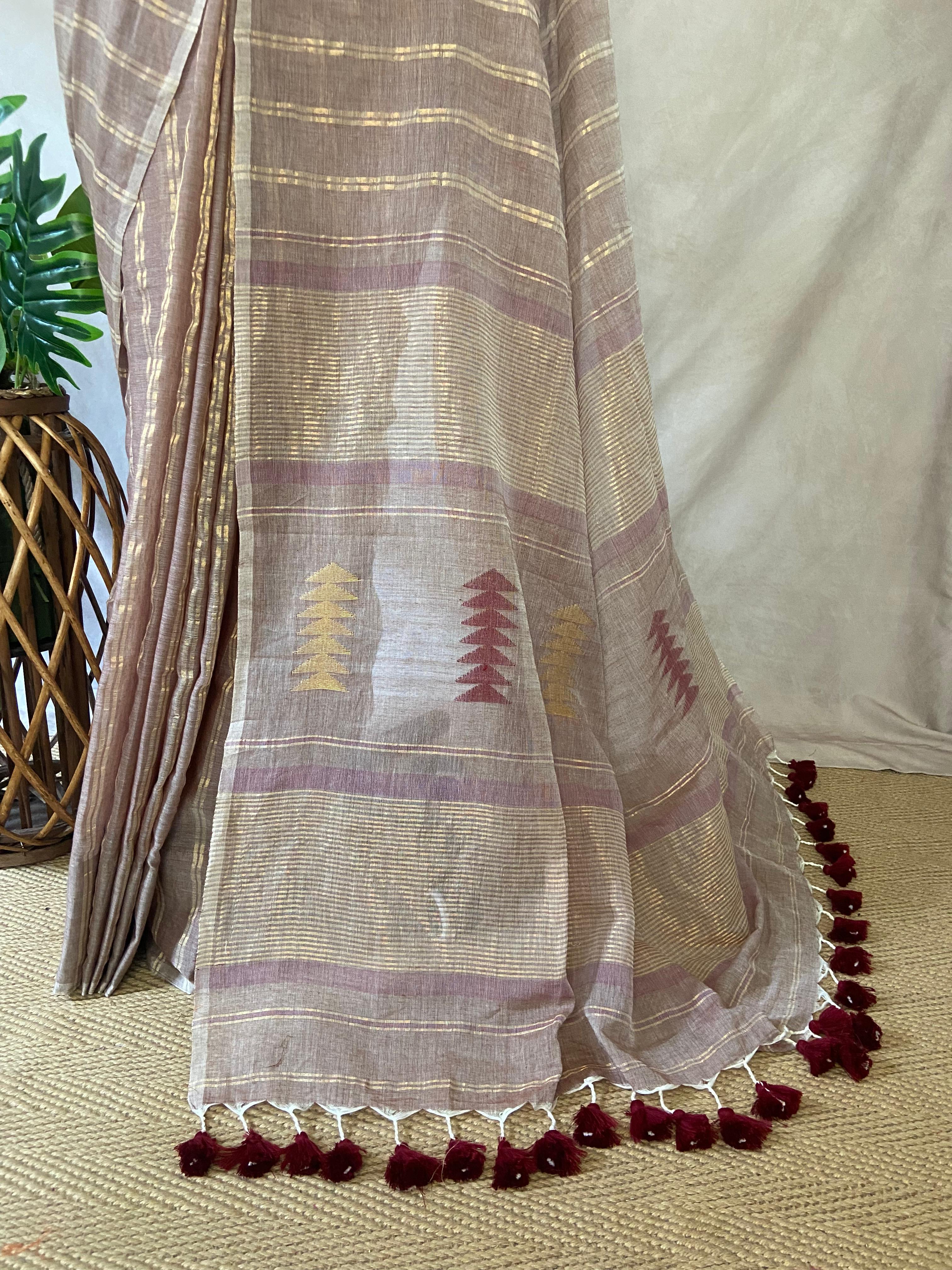 Handloom cotton saree with gold stripe, with BP
