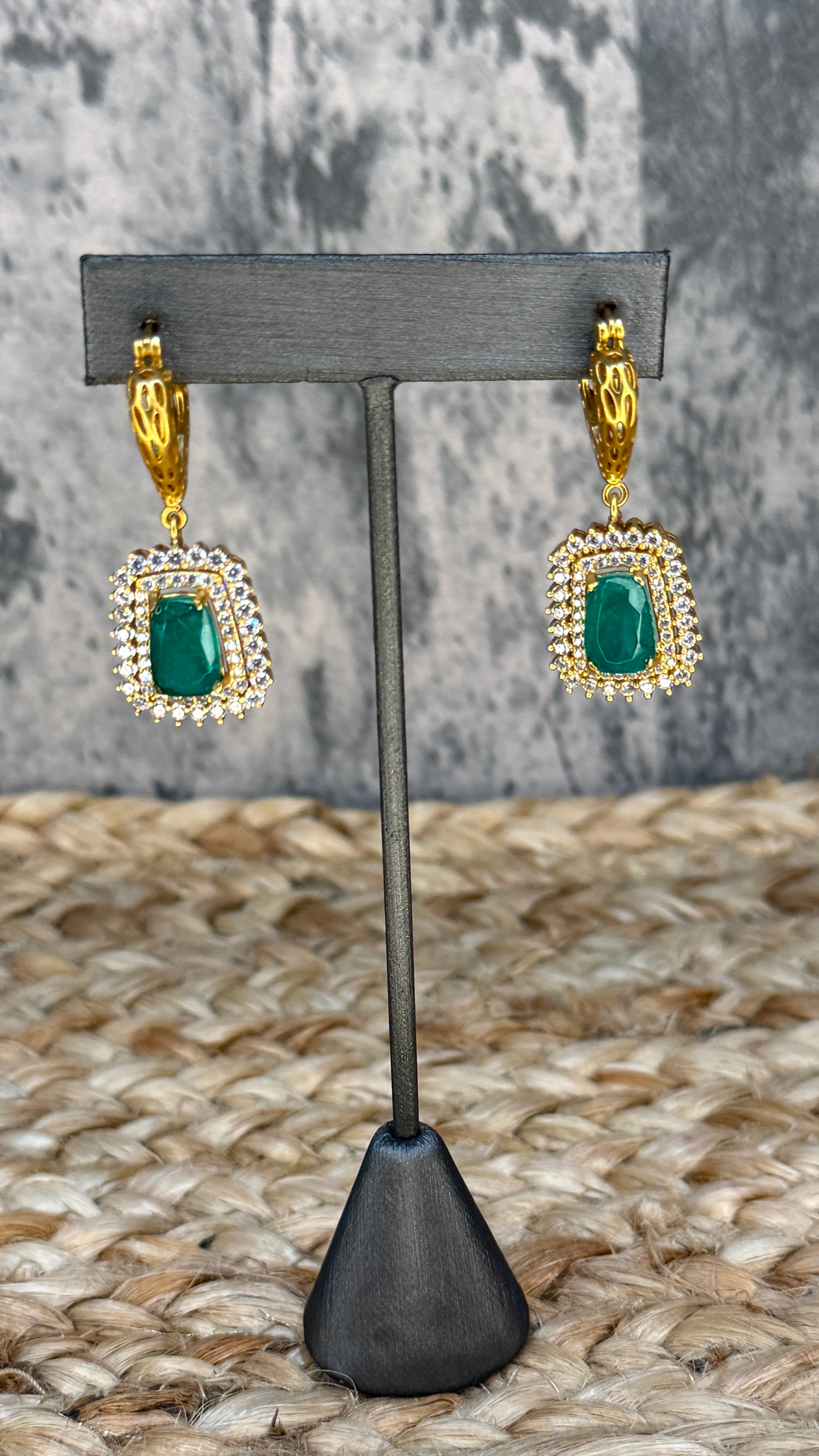 Earring with green stone