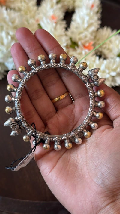 Dual tone kada