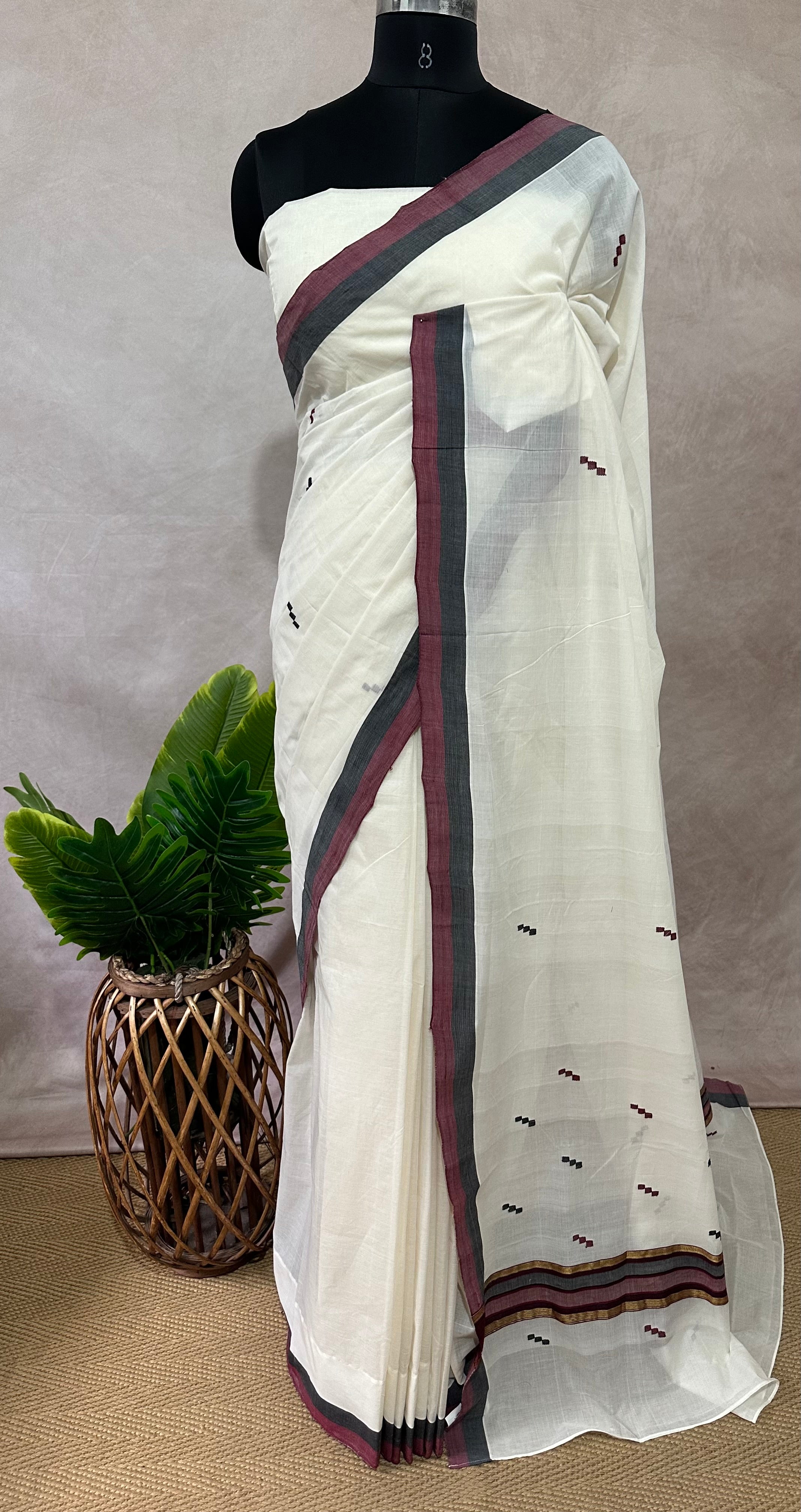 Balaramapuram handloom saree with black and maroon border