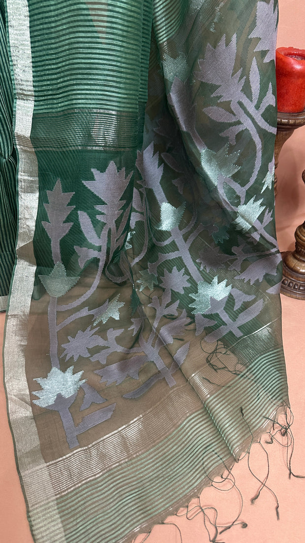 Silk linen saree with jamdani weaved pallu, with stitched blouse