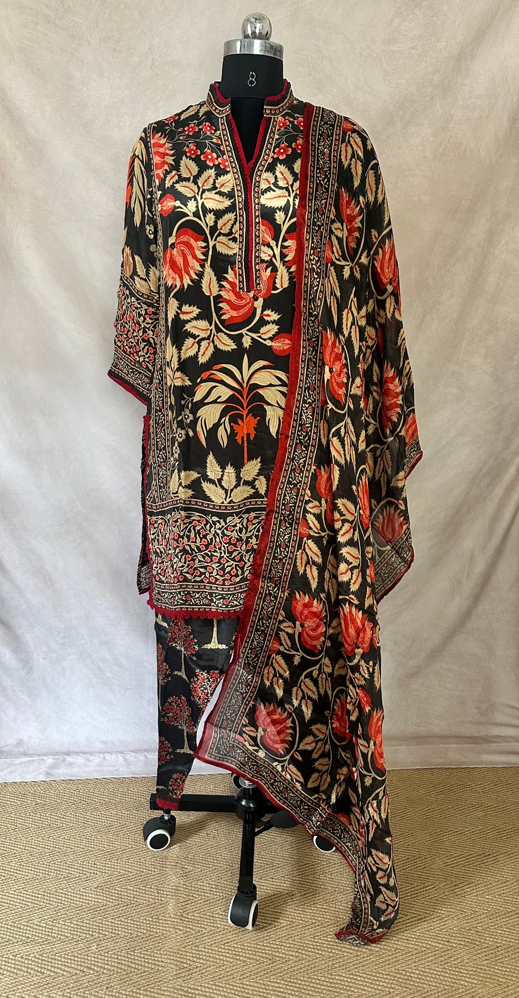 Crepe silk pakistani kurti with bottom and dupatta